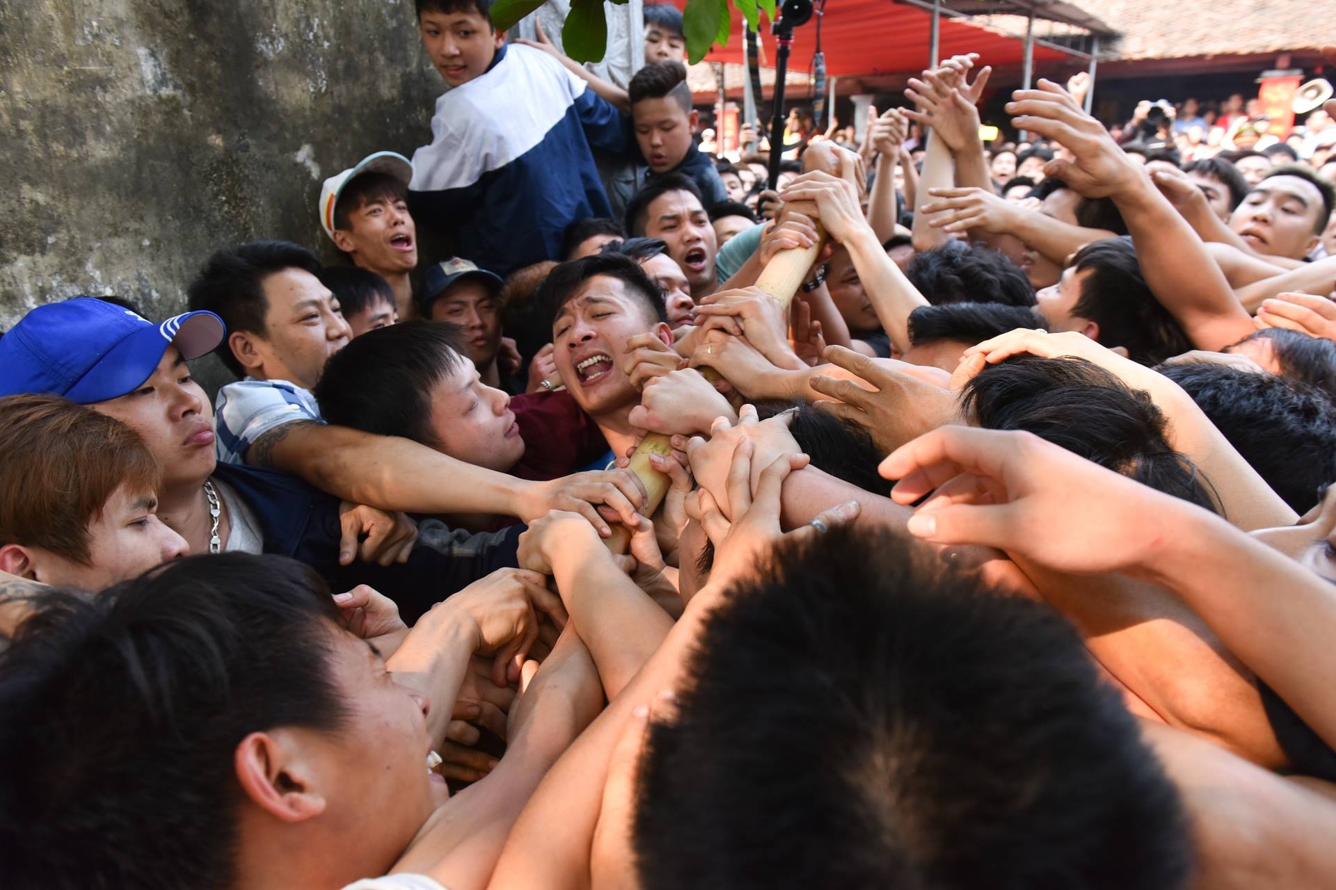 giam dap cuop bong bao luc o Ha Noi anh 3