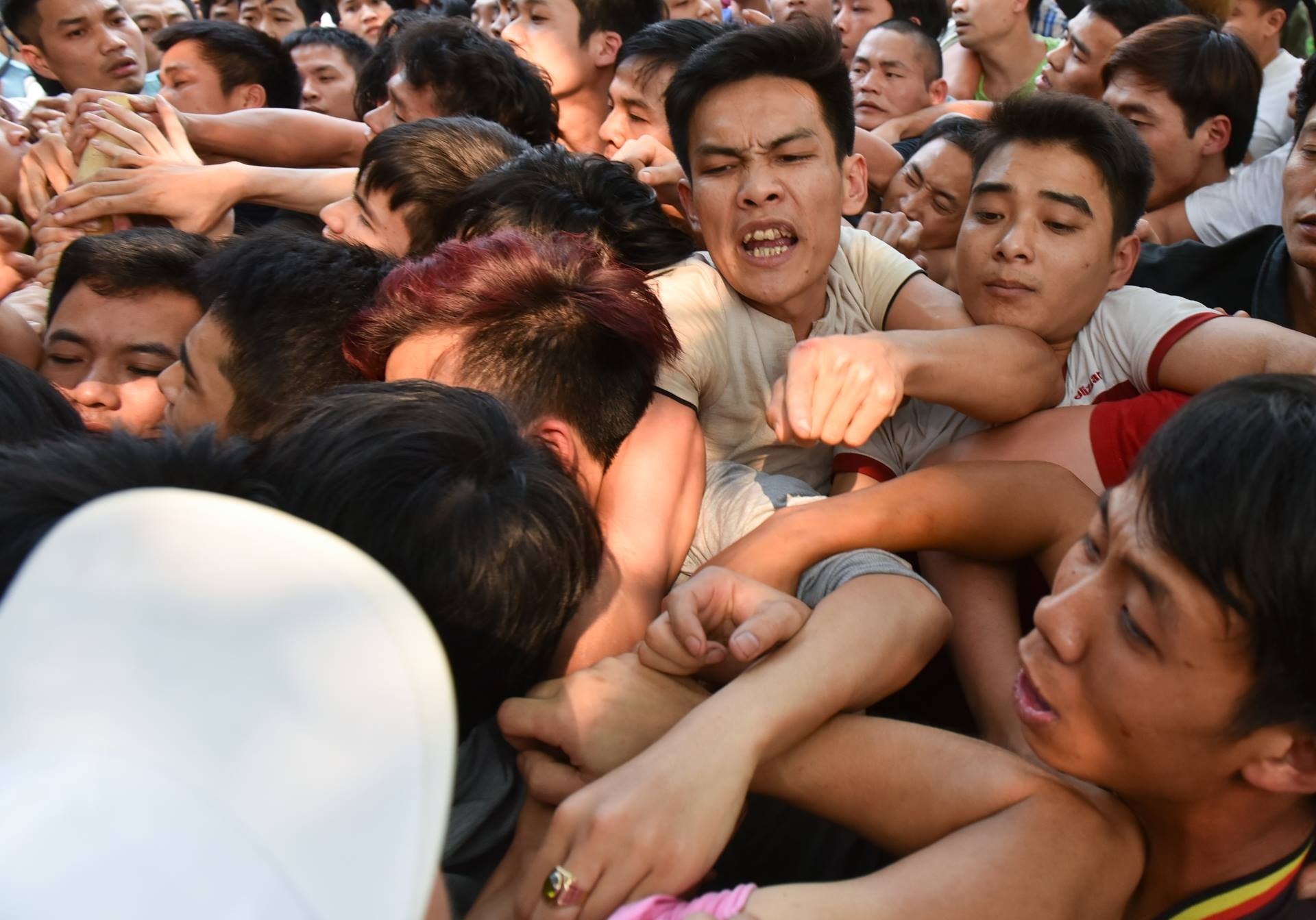 giam dap cuop bong bao luc o Ha Noi anh 5