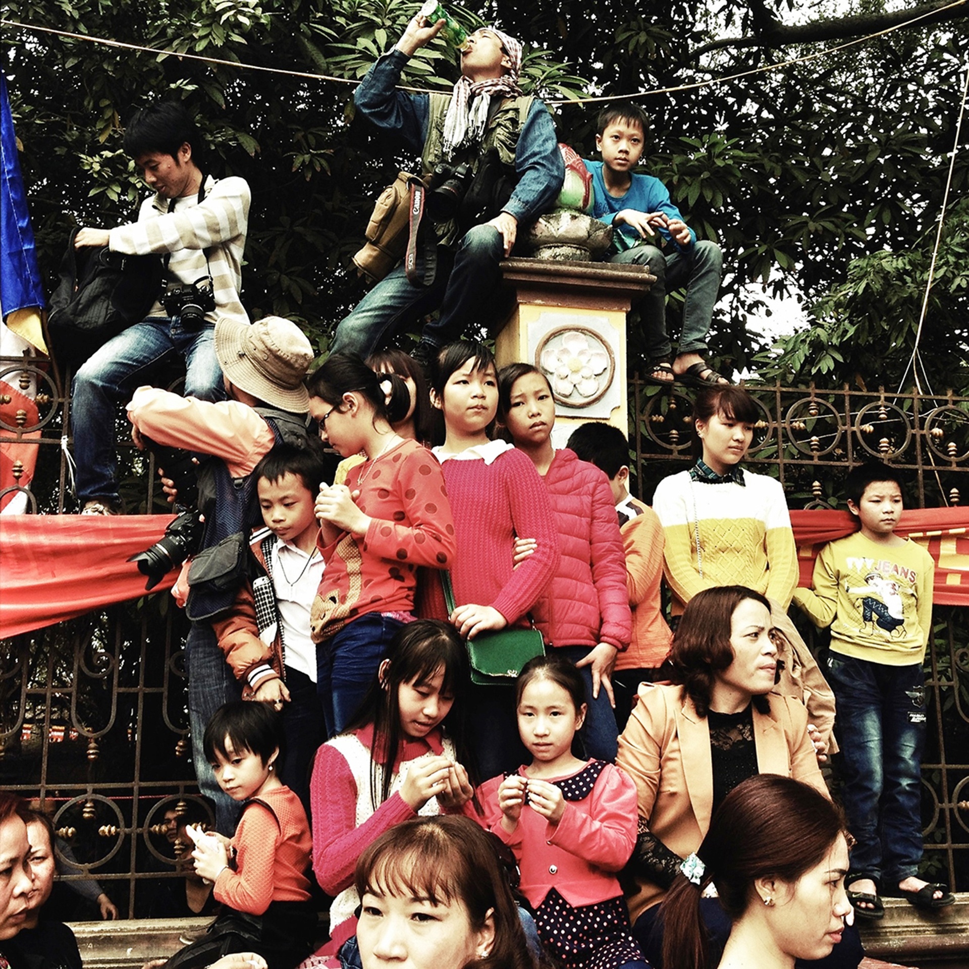 trien lam anh chup bang dien thoai di dong anh 1