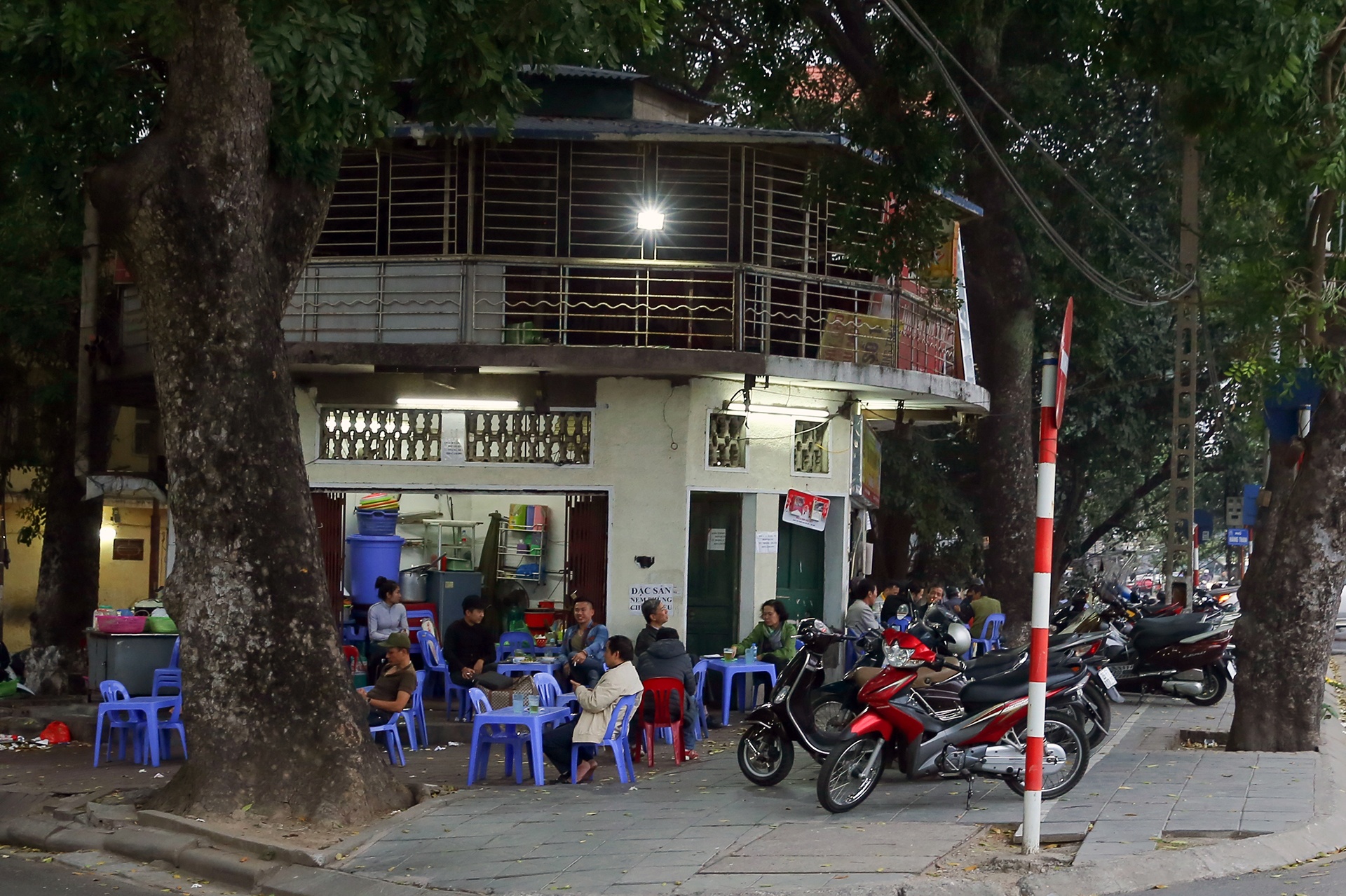dẹp vỉa hè ở Hà Nội ảnh 1 dep via he o Ha Noi anh 1