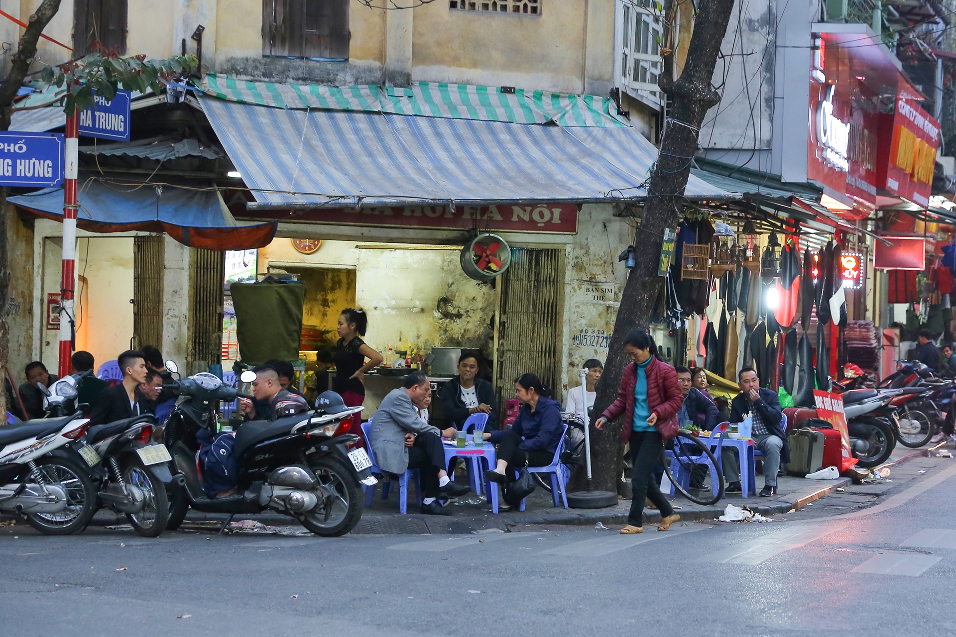 dẹp vỉa hè ở Hà Nội ảnh 2 dep via he o Ha Noi anh 2