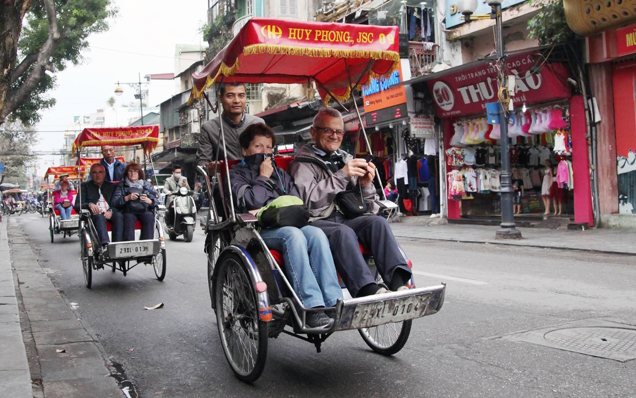 Pho phuong Ha Noi khac thuong ngay dau lam dep via he hinh anh