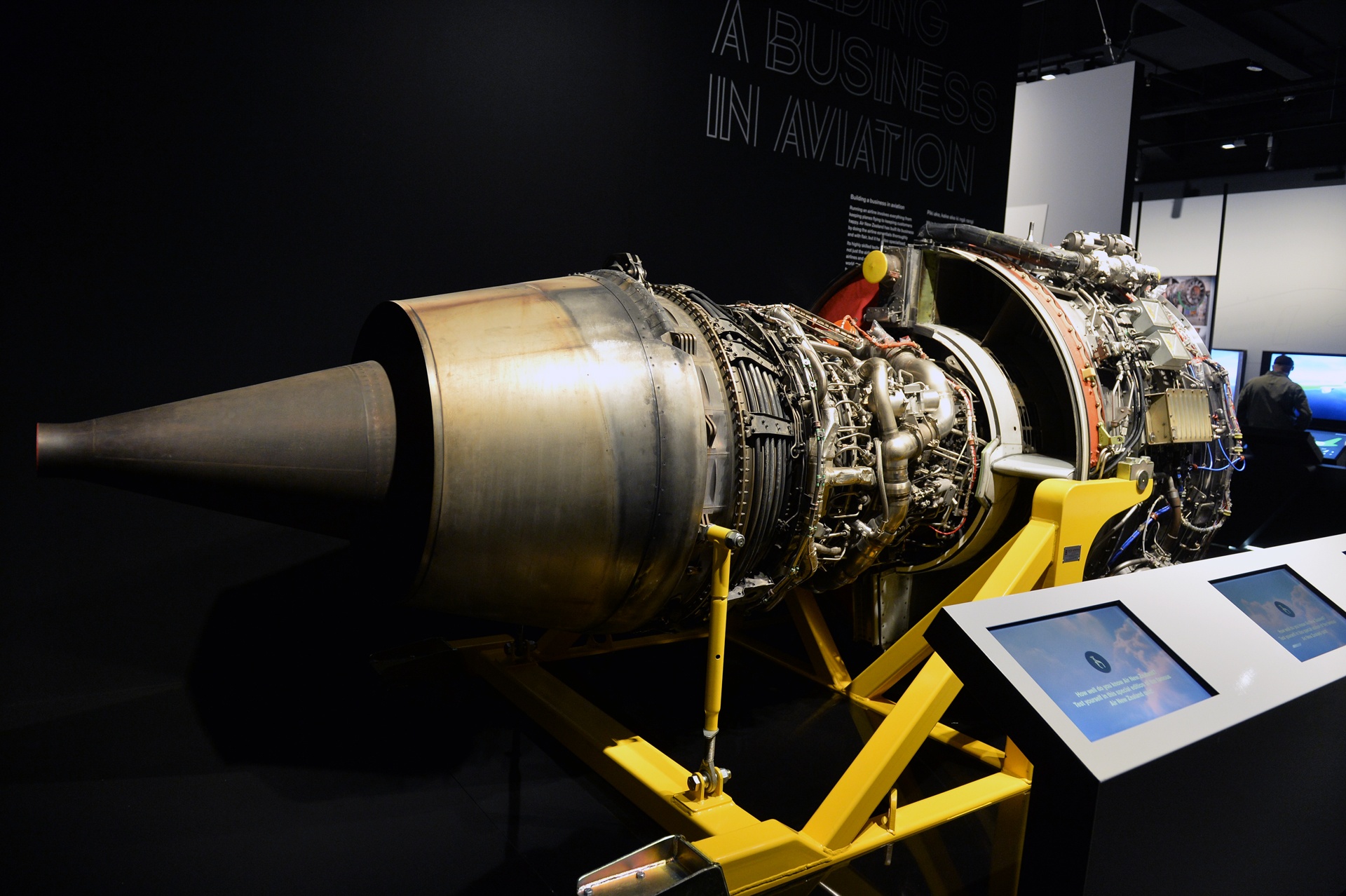 Ben trong bao tang hang khong o New Zealand hinh anh