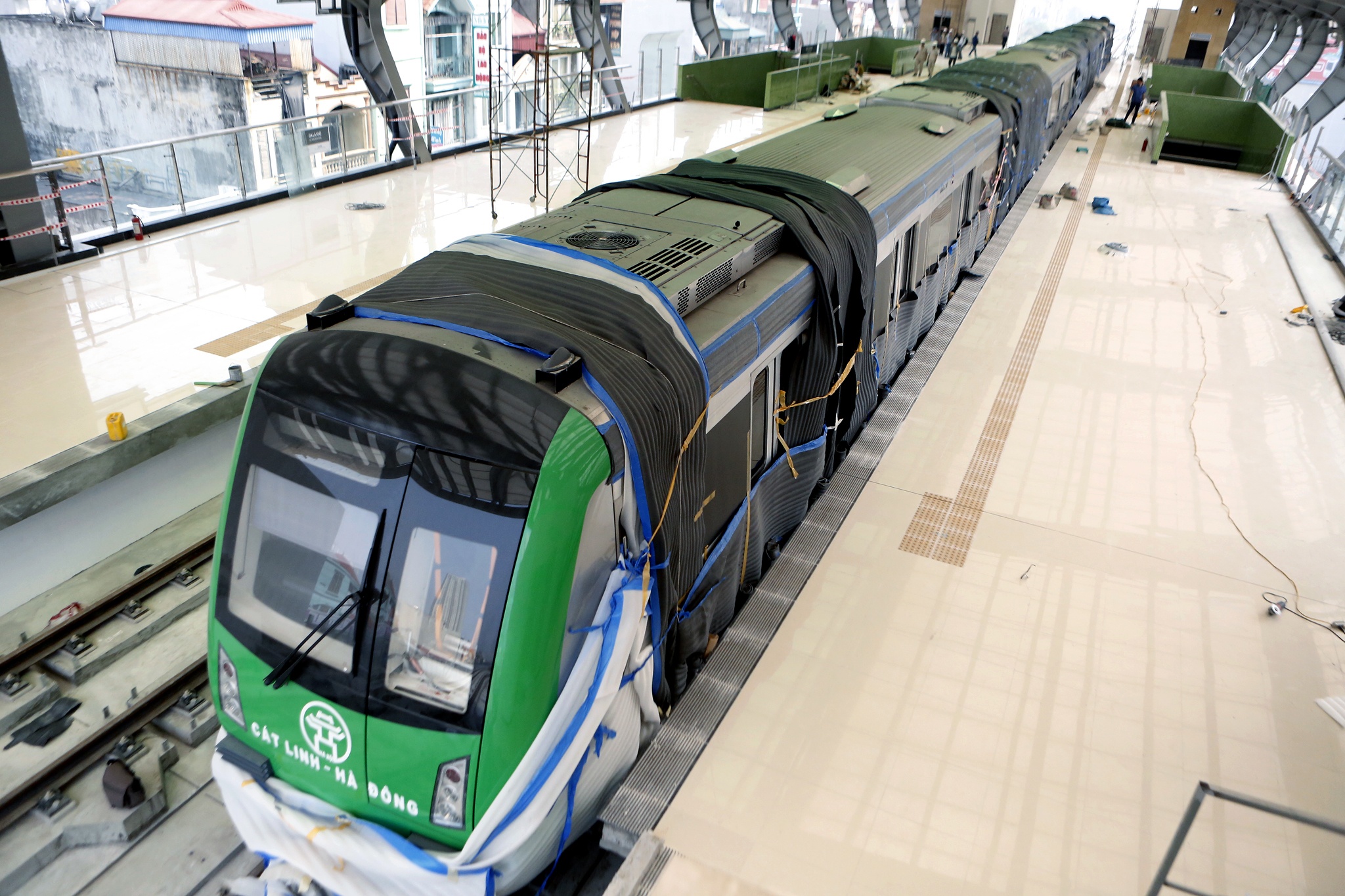 tau dien Cat Linh - Ha Dong lo dien anh 1