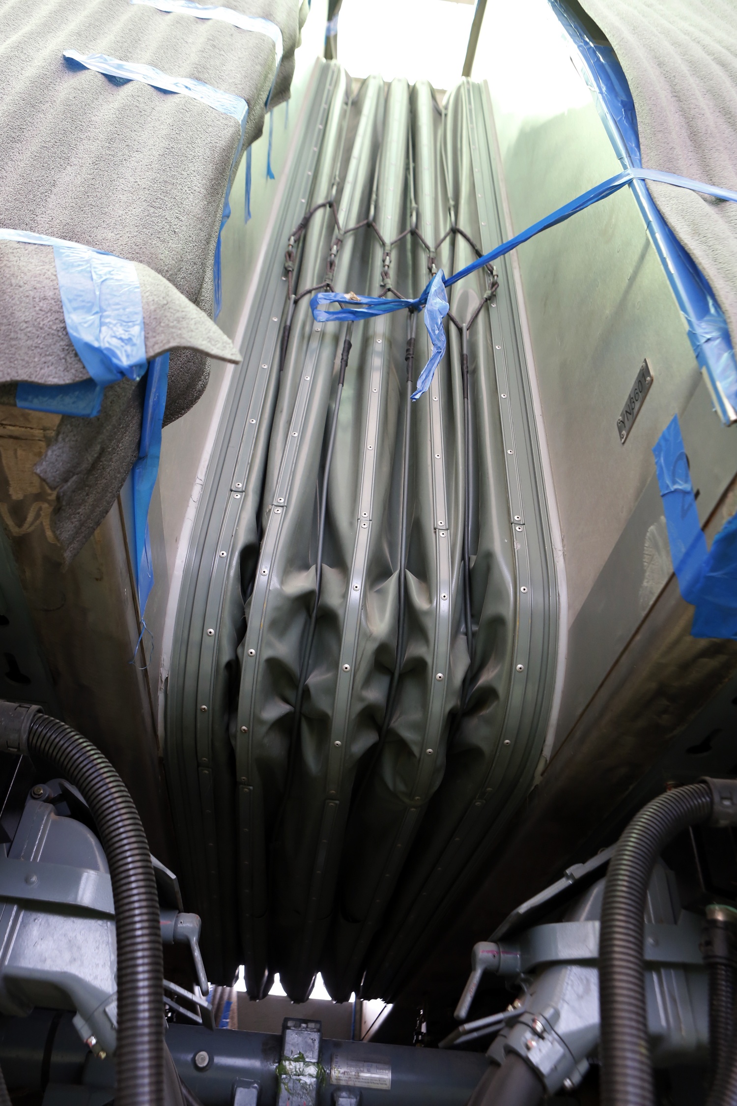 tau dien Cat Linh - Ha Dong lo dien anh 11