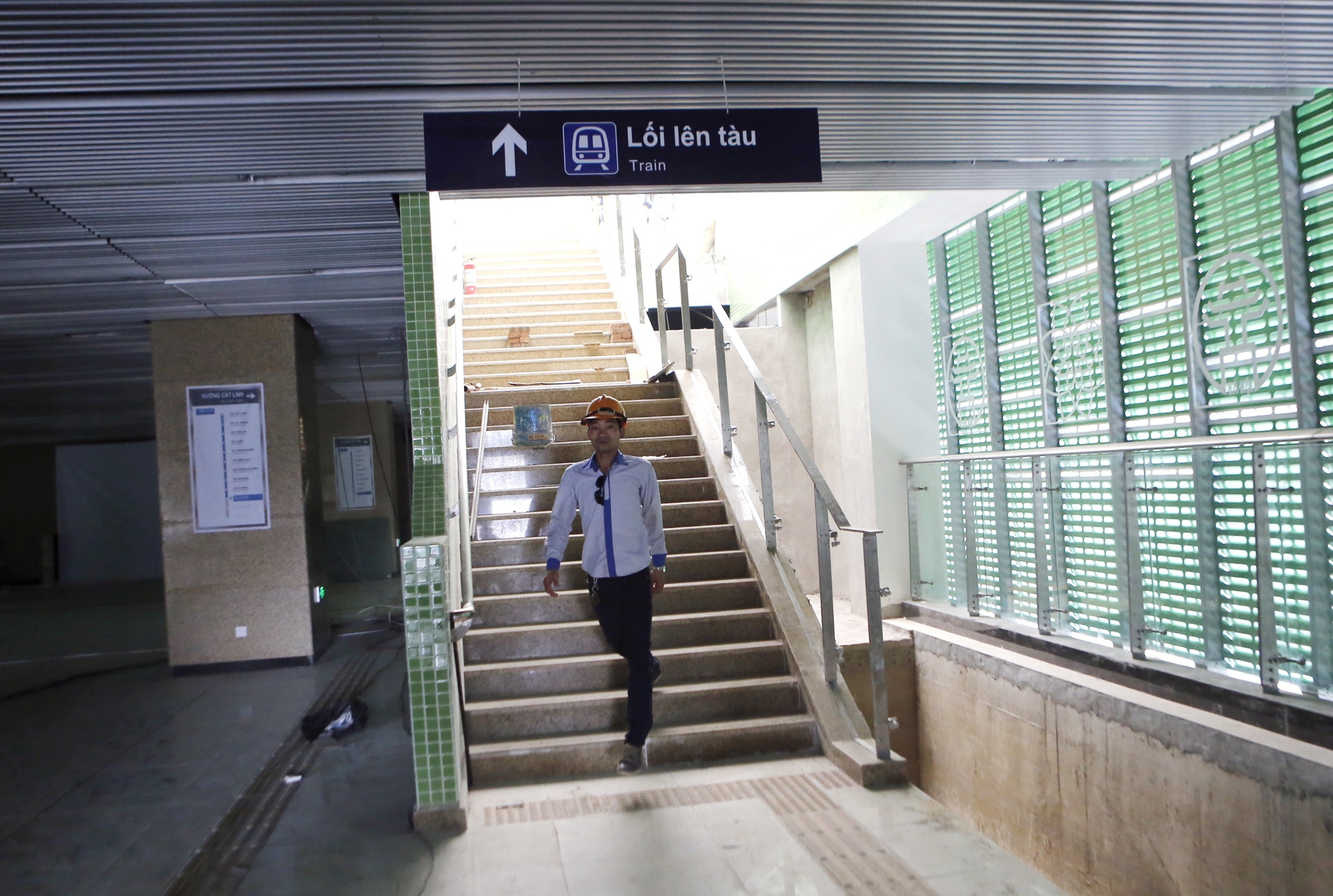 tau dien Cat Linh - Ha Dong lo dien anh 15