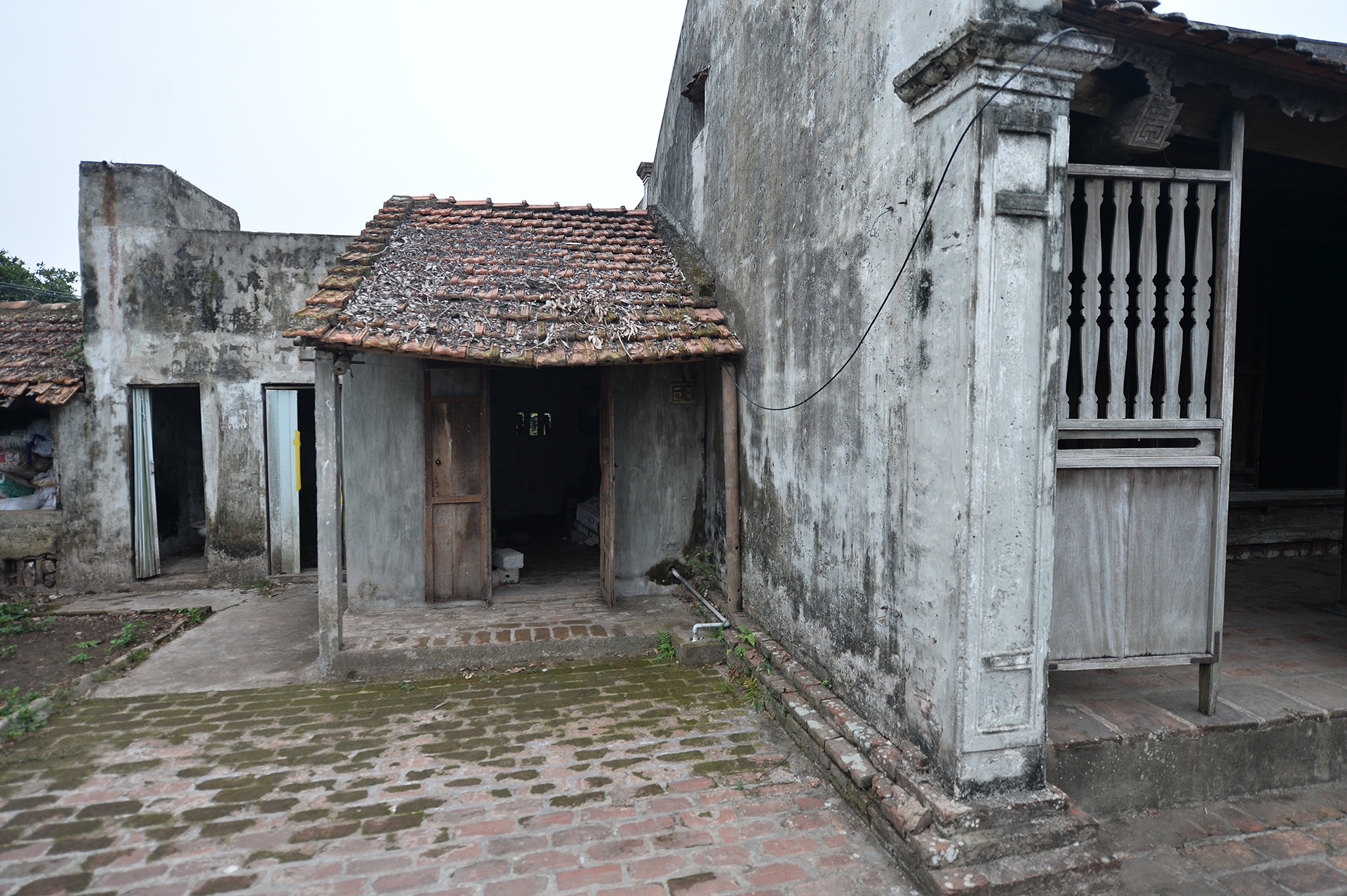 Can canh nha Ba Kien 700 trieu dong o lang Vu Dai hinh anh