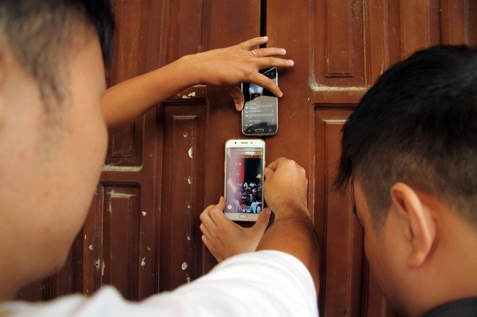 Ong Nguyen Duc Chung gap dan Dong Tam anh 16