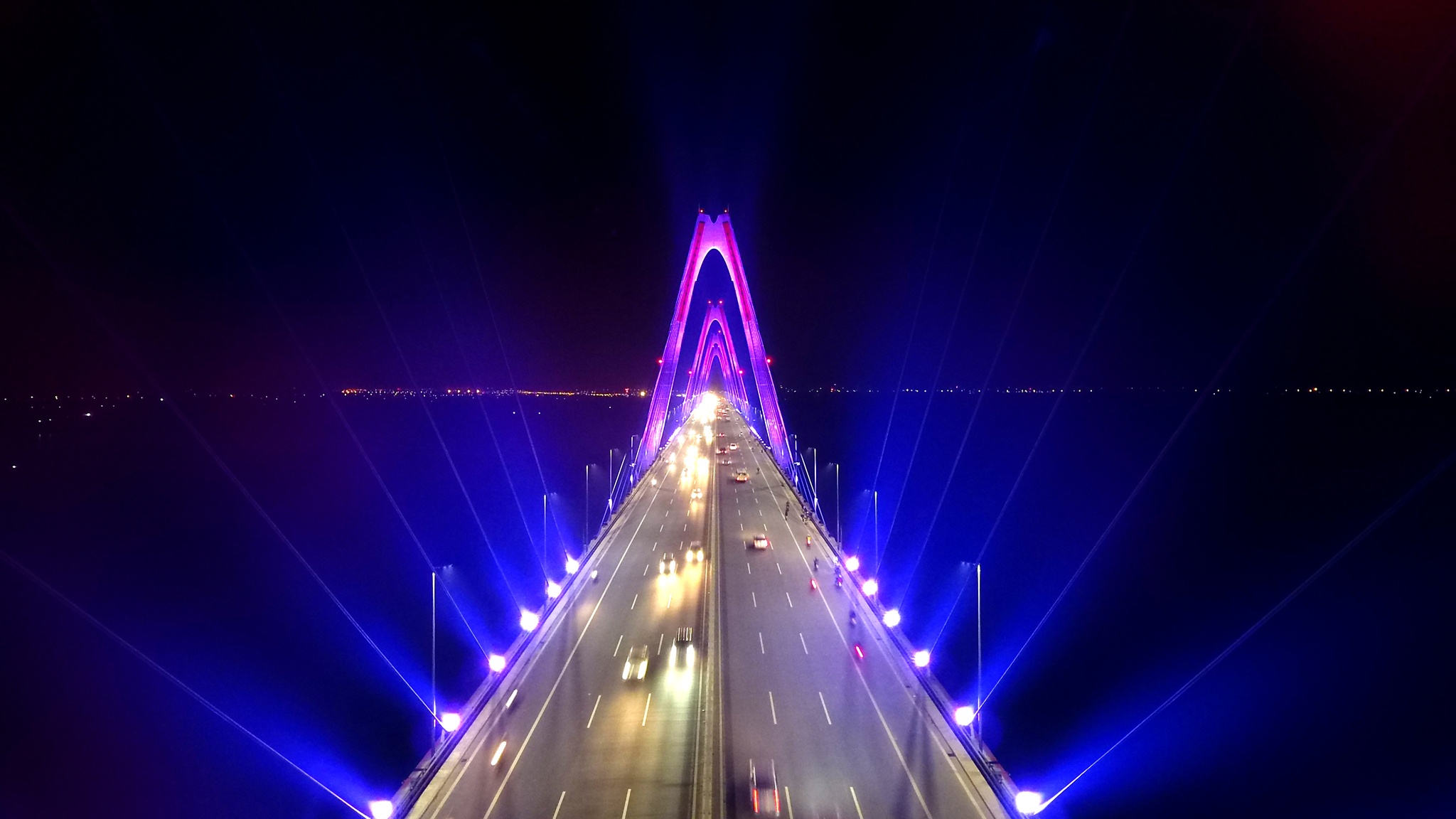 cau Nhat Tan su dung anh sang den mau moi anh 3