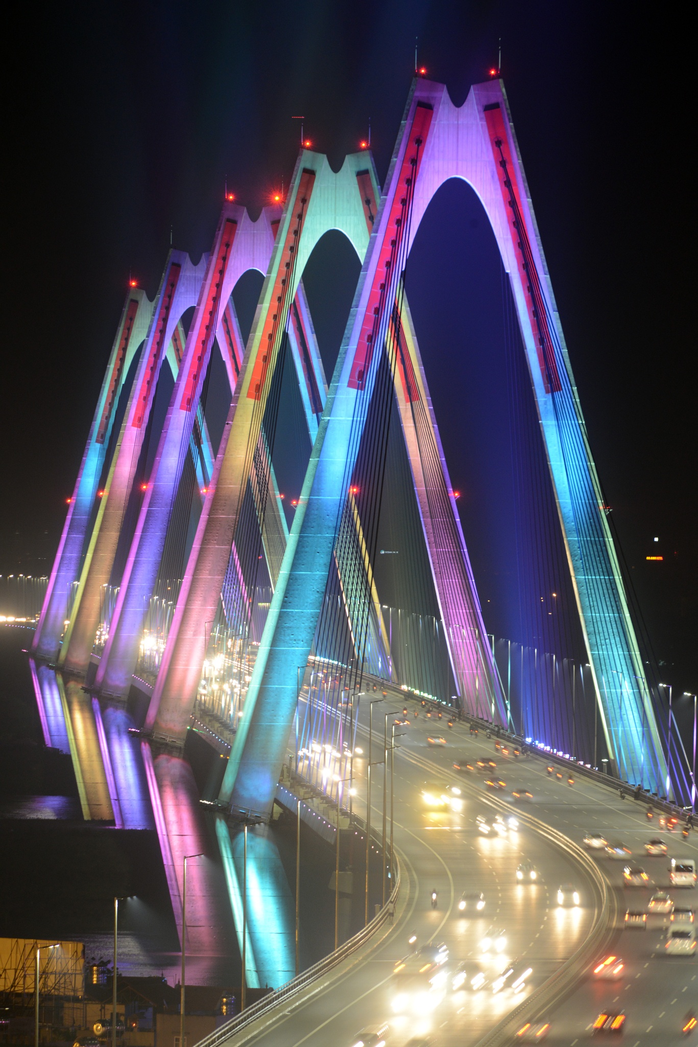 cau Nhat Tan su dung anh sang den mau moi anh 7