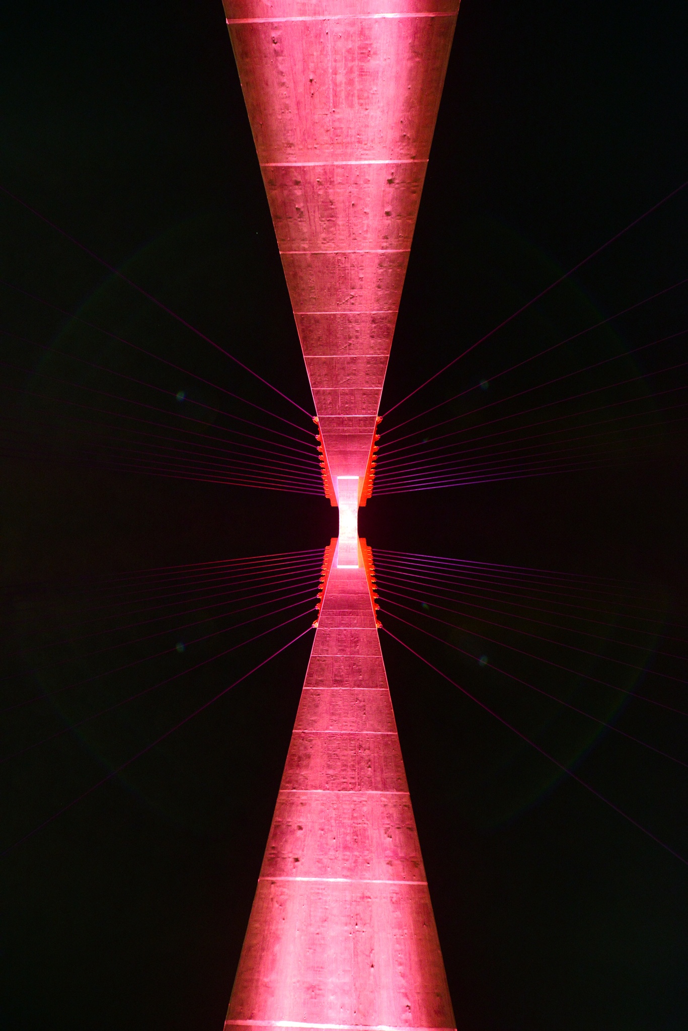 cau Nhat Tan su dung anh sang den mau moi anh 11