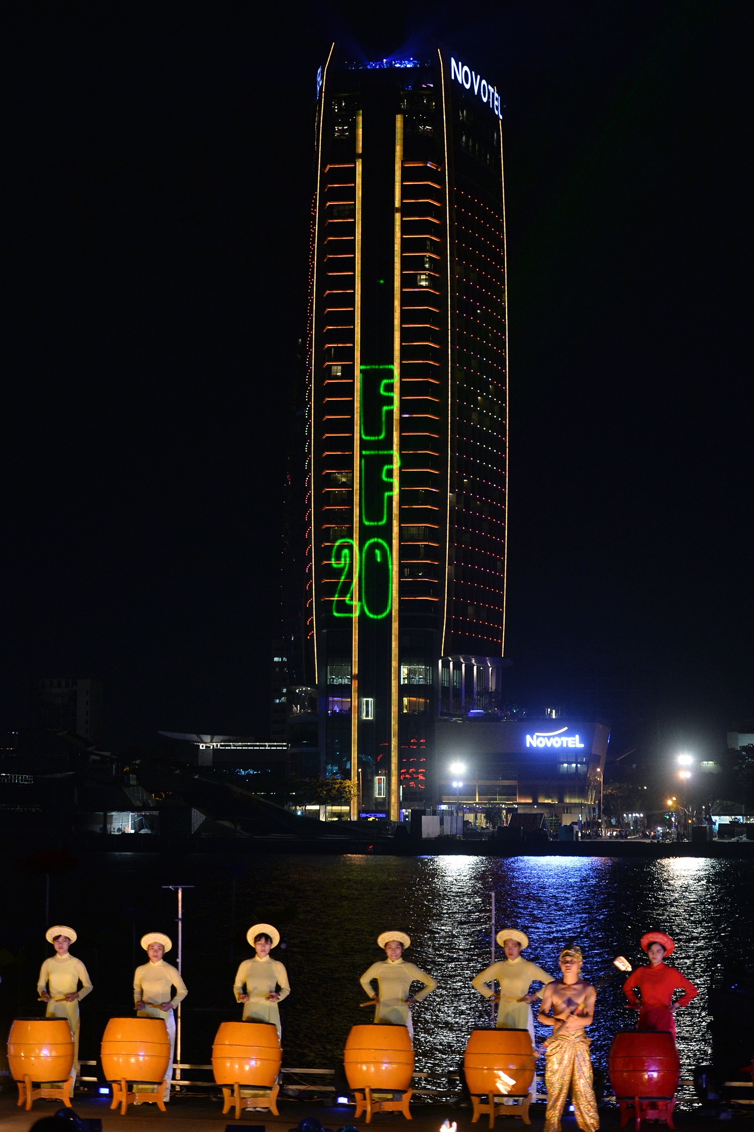 khai mac le hoi phao hoa quoc te Da Nang anh 1