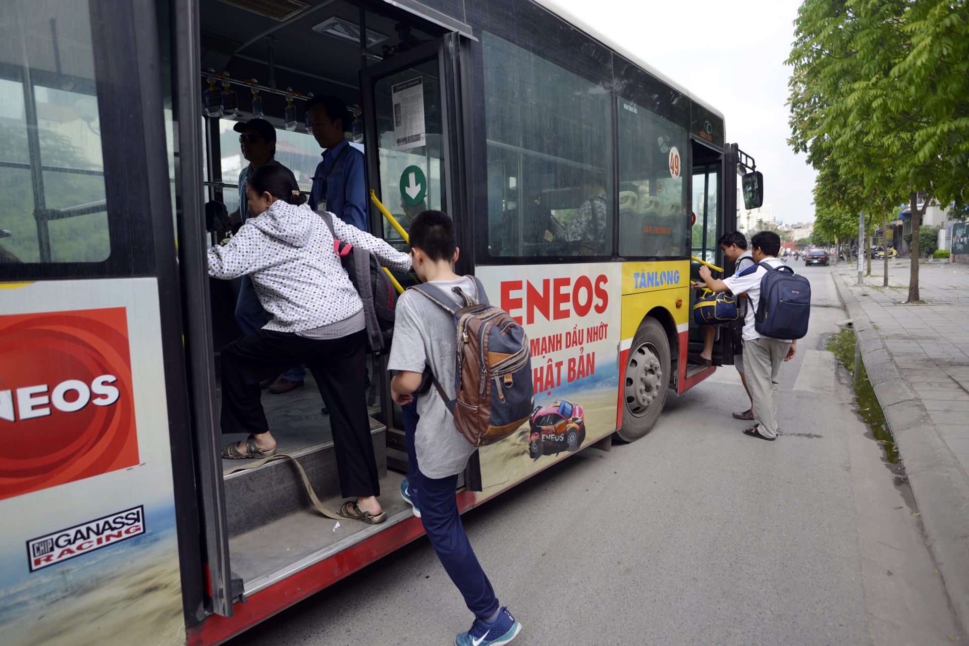 xe buyt tuyen BRT vang khach anh 15
