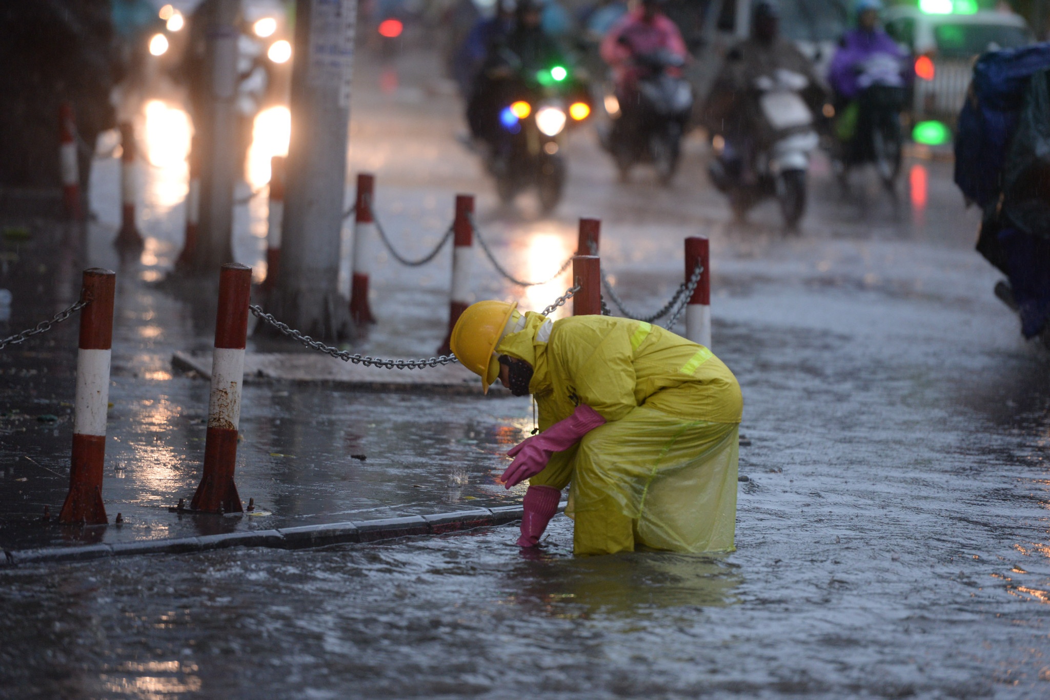 mua giai nhiet sau dot nang nong ky luc o Ha Noi anh 14