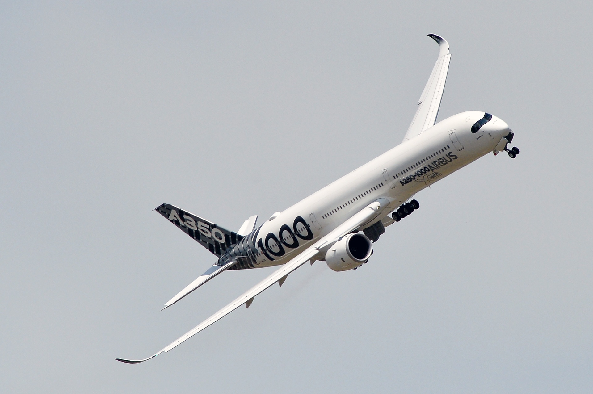 may bay nhao lon o Paris Air Show anh 10