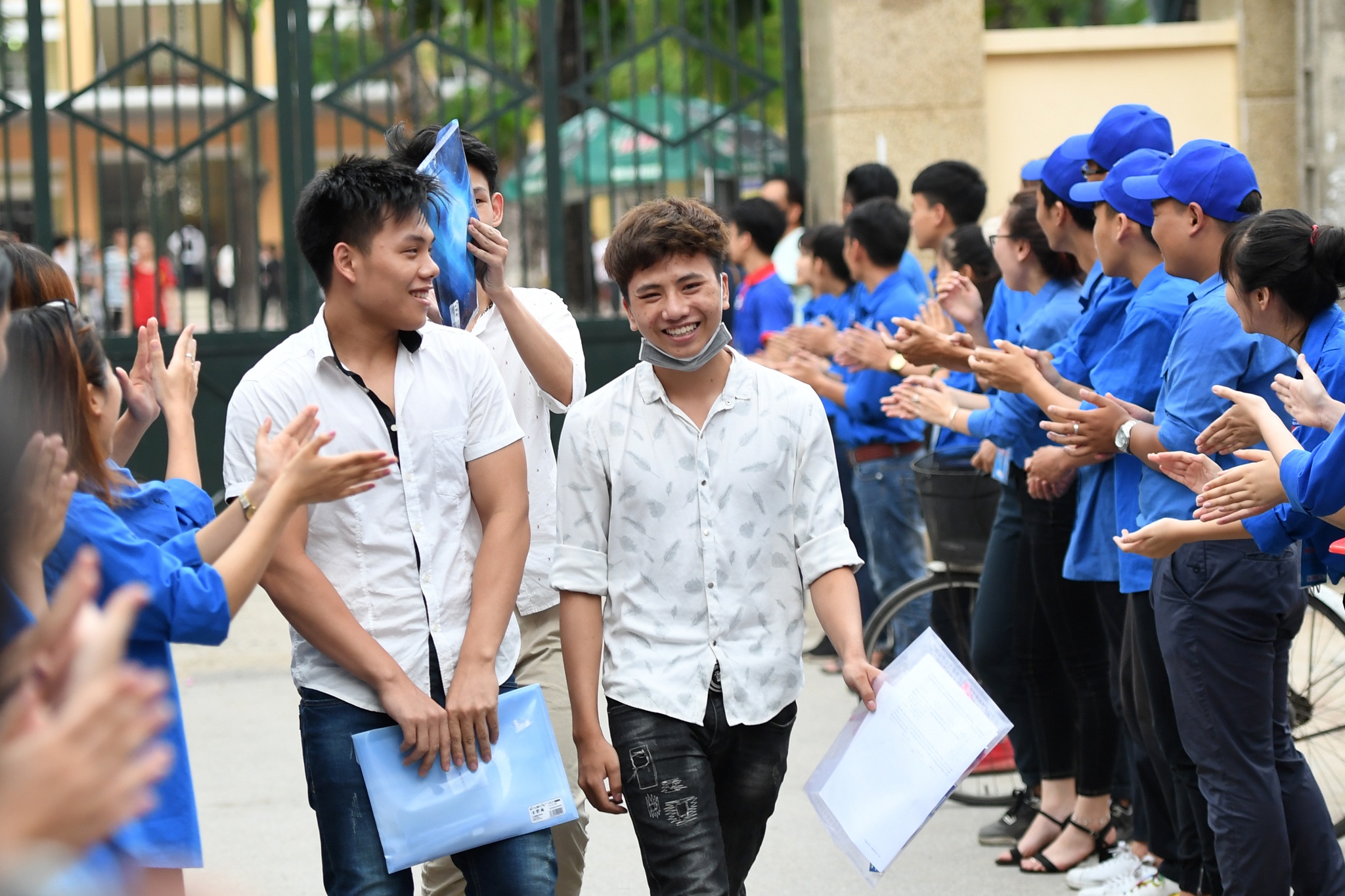 thi THPT quoc gia 2017 anh 7