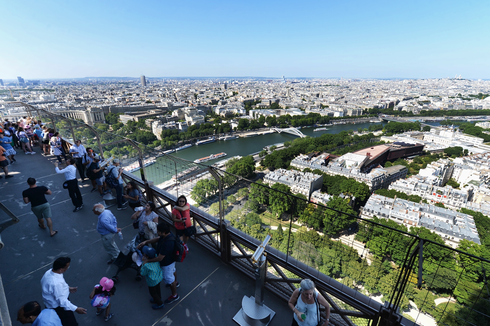 thap eiffel o Paris anh 10