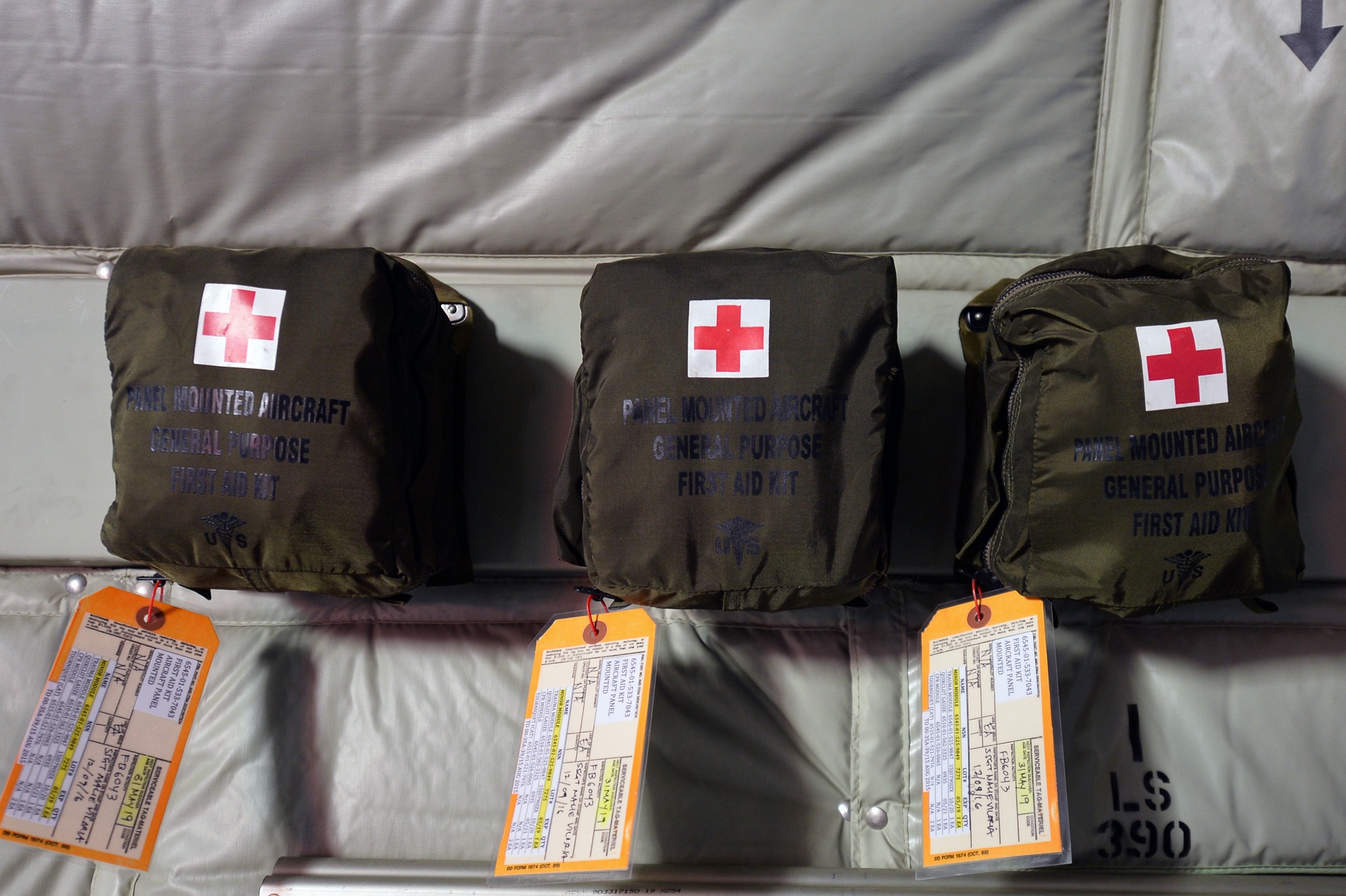 may bay quan su C130J anh 13