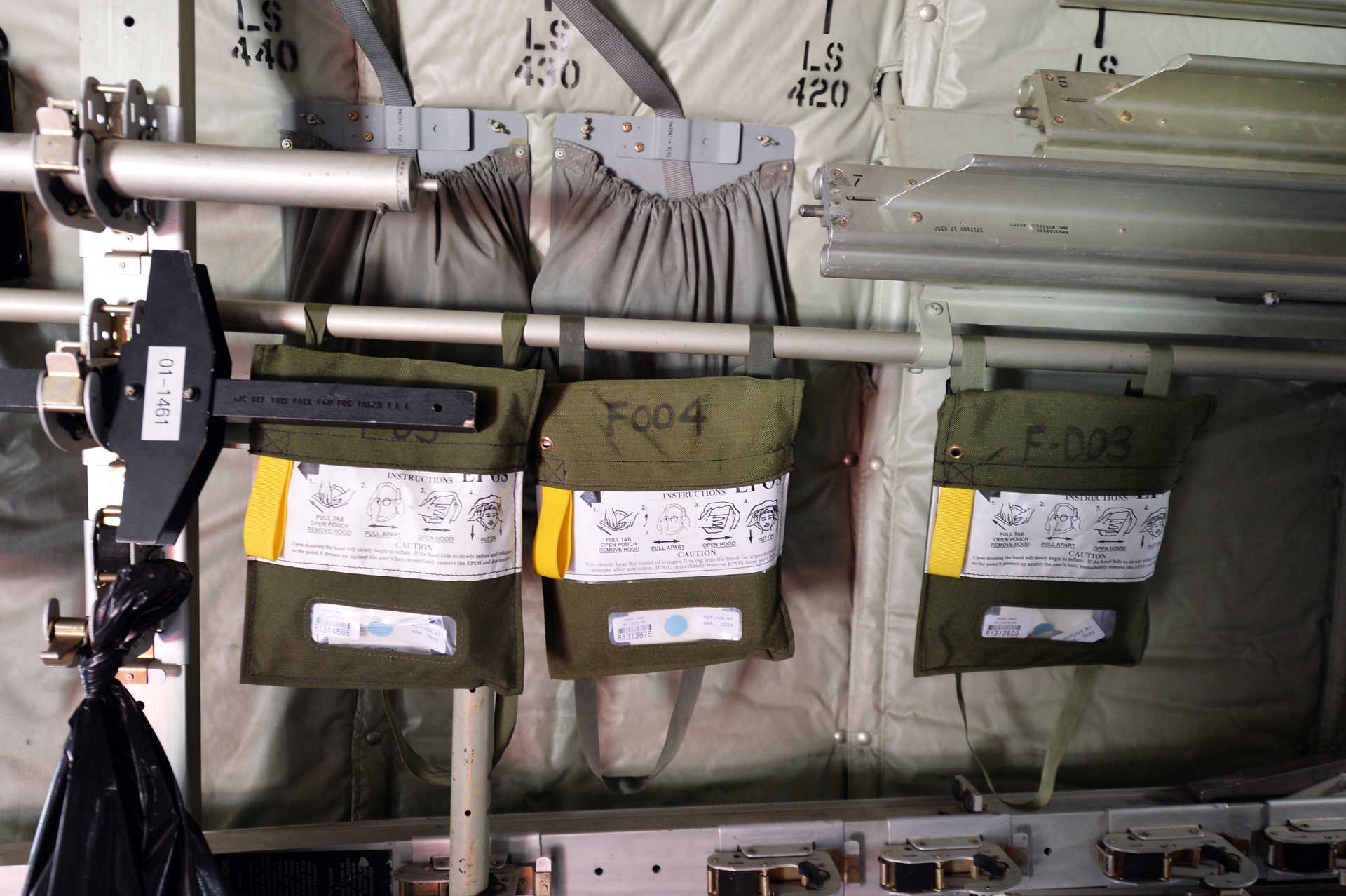 may bay quan su C130J anh 14