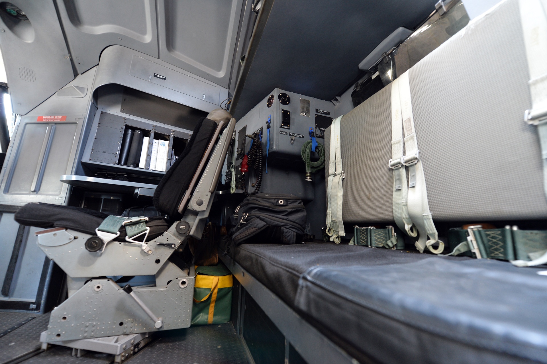 may bay quan su C130J anh 5