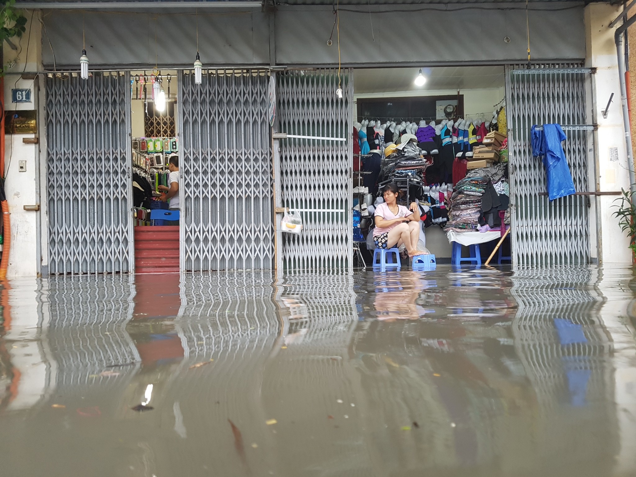 mua lon gay ngap duong pho thu do anh 11