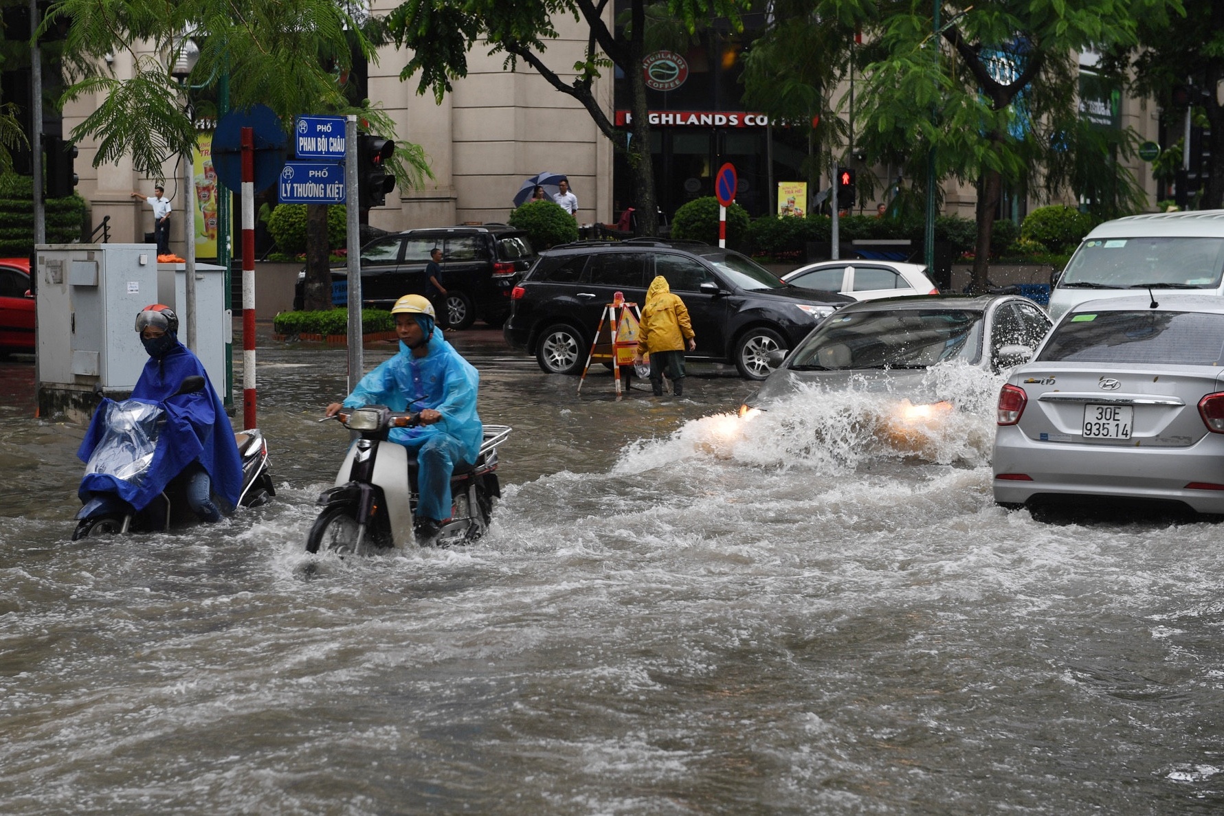 mua ngap Ha Noi anh 12