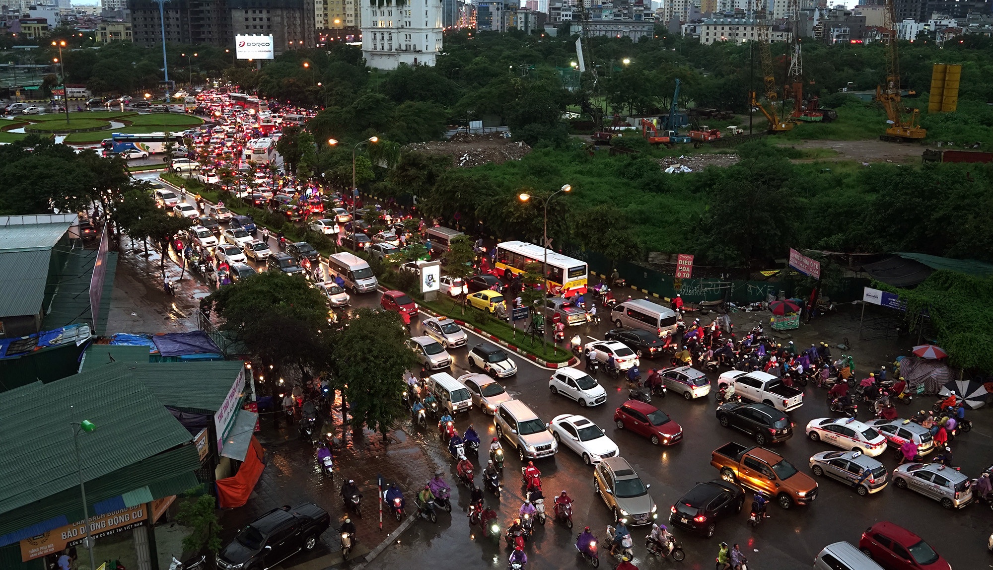 mưa ngập tắc đường ở Hà Nội ảnh 1 mua ngap tac duong o Ha Noi anh 1