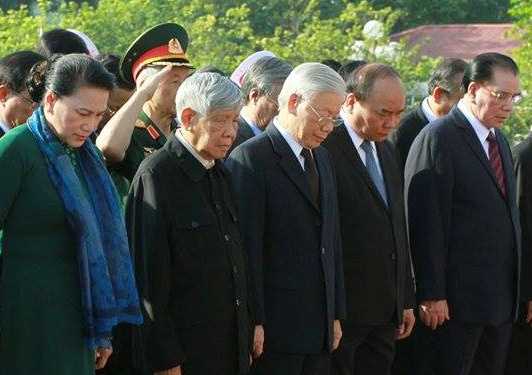Lanh dao Dang, Nha nuoc vieng cac anh hung liet si hinh anh