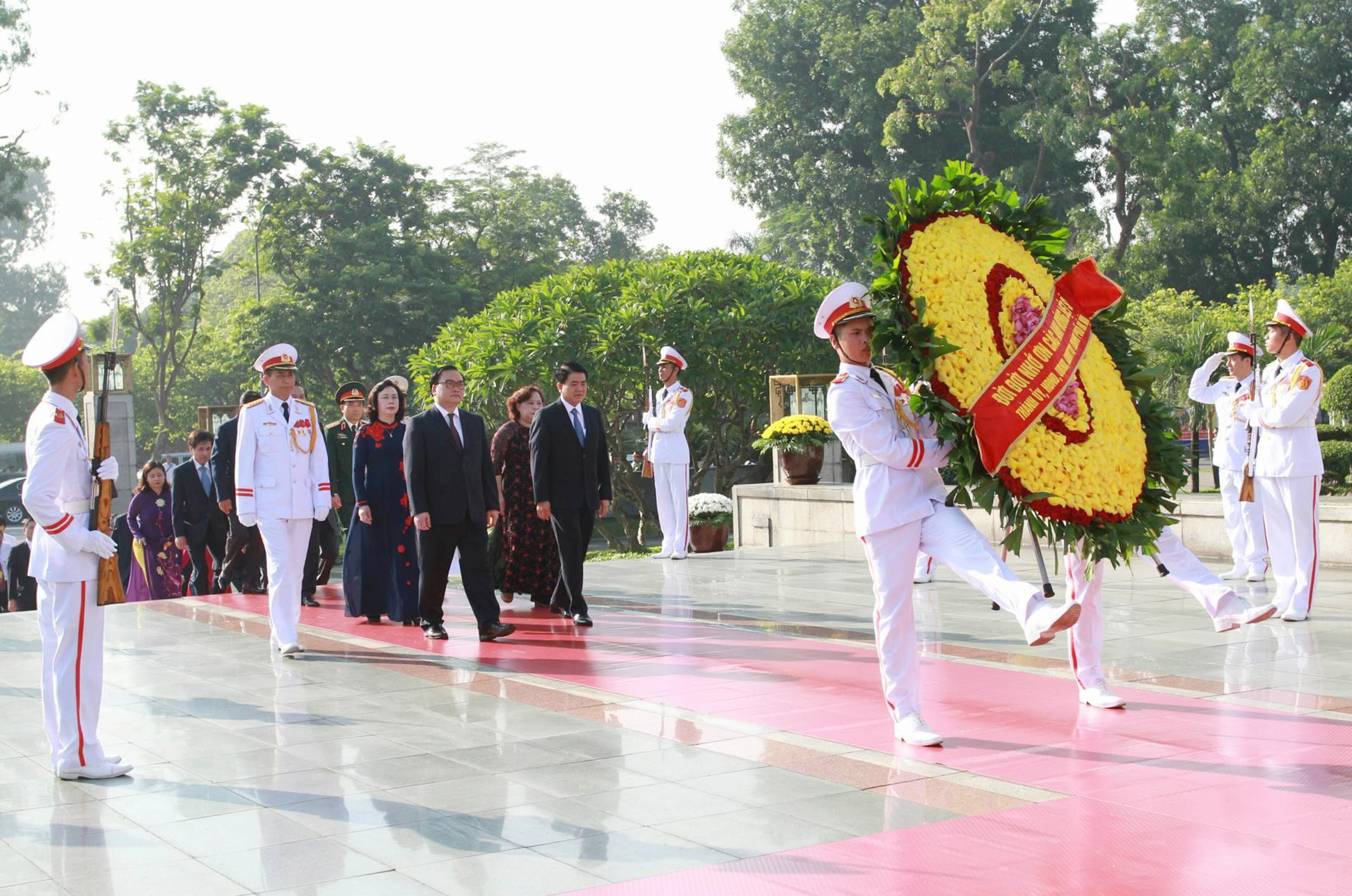 lanh dao Dang Nha nuoc vieng anh hung liet si anh 3