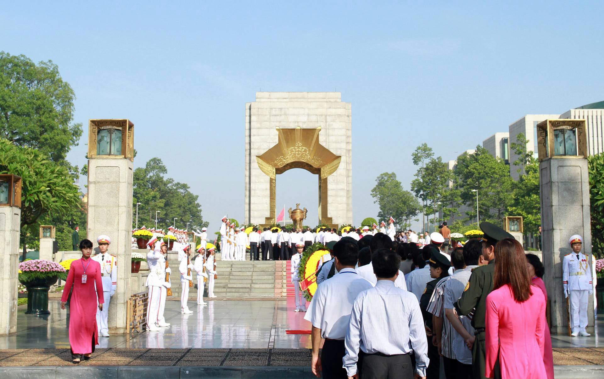 lanh dao Dang Nha nuoc vieng anh hung liet si anh 5