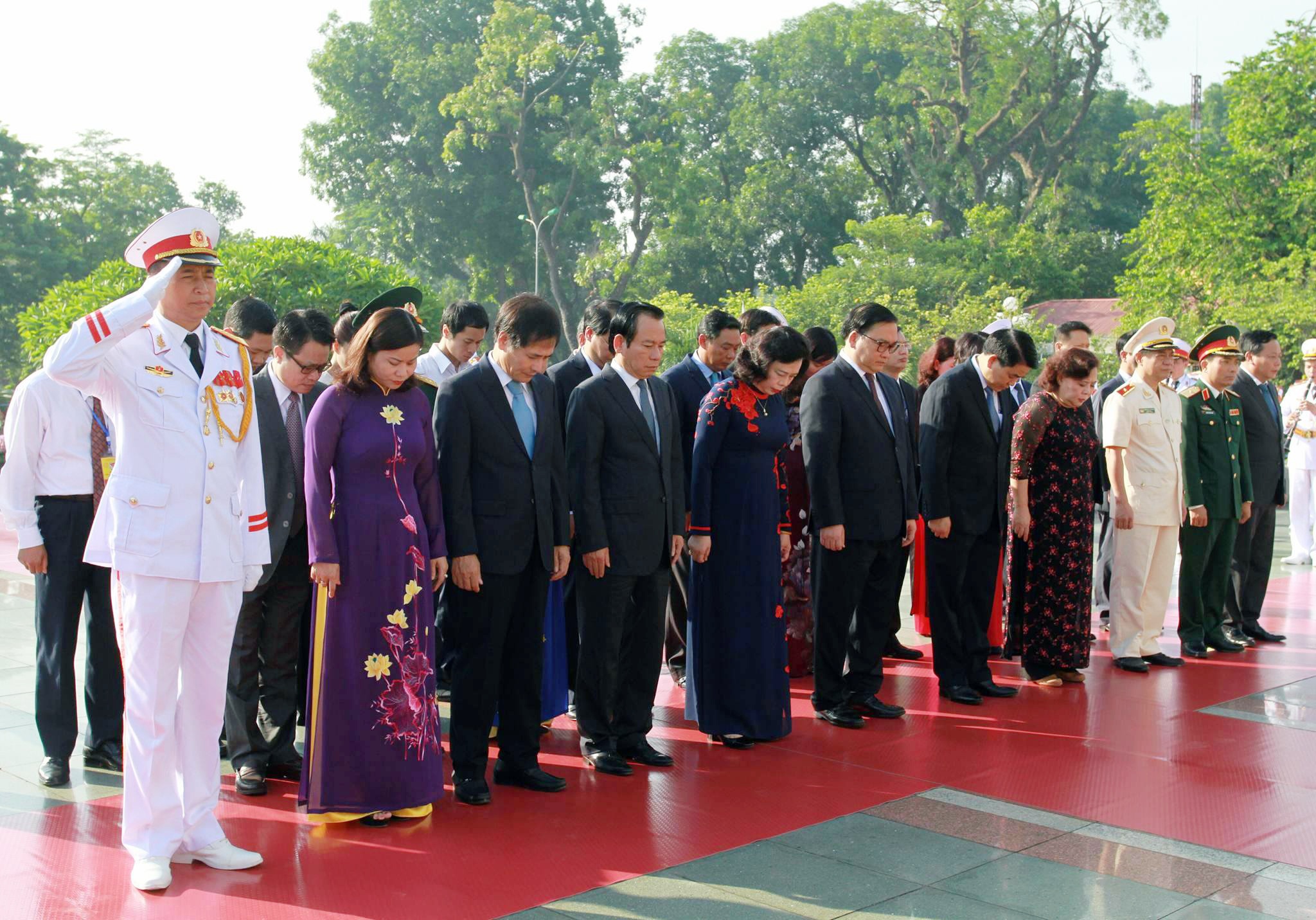 lanh dao Dang Nha nuoc vieng anh hung liet si anh 4