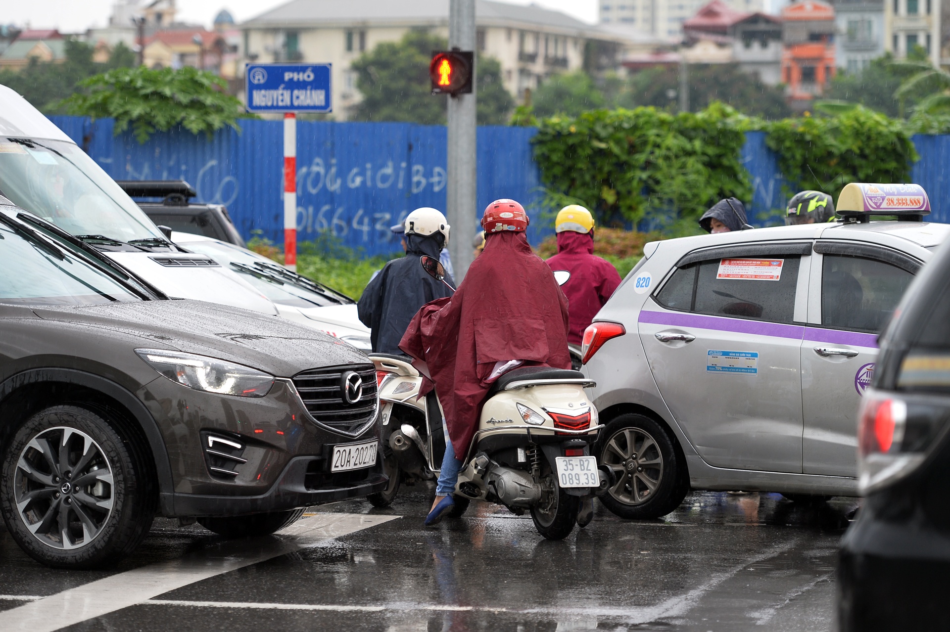 roi loan giao thong o Ha Noi anh 8