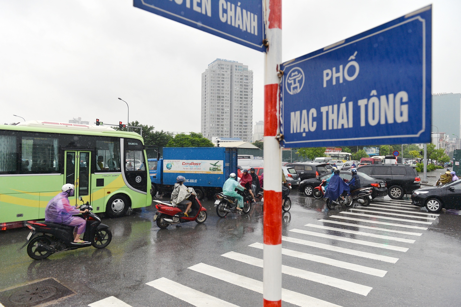 roi loan giao thong o Ha Noi anh 4