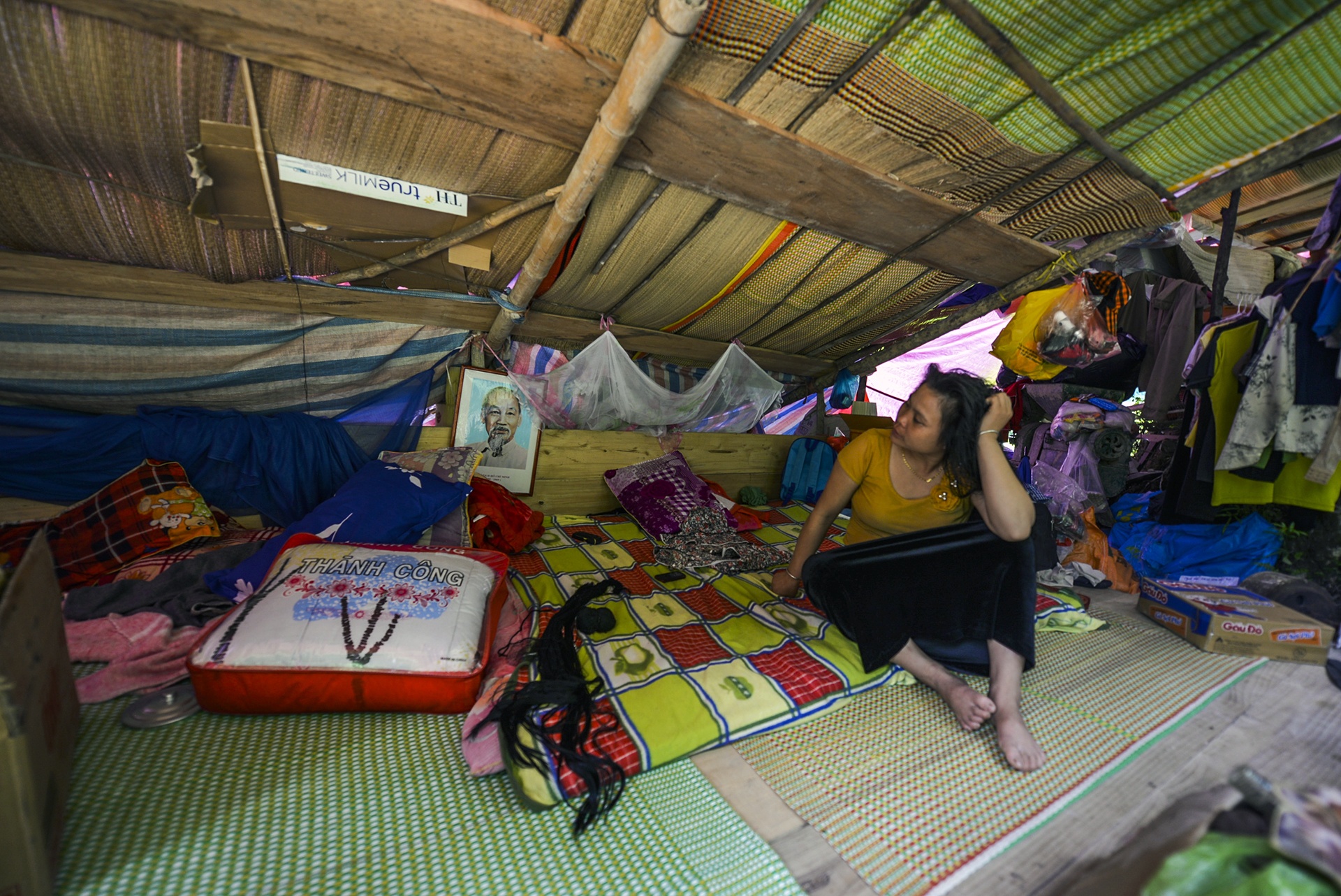 Nam Pam mot thang sau tran lu lich su anh 12