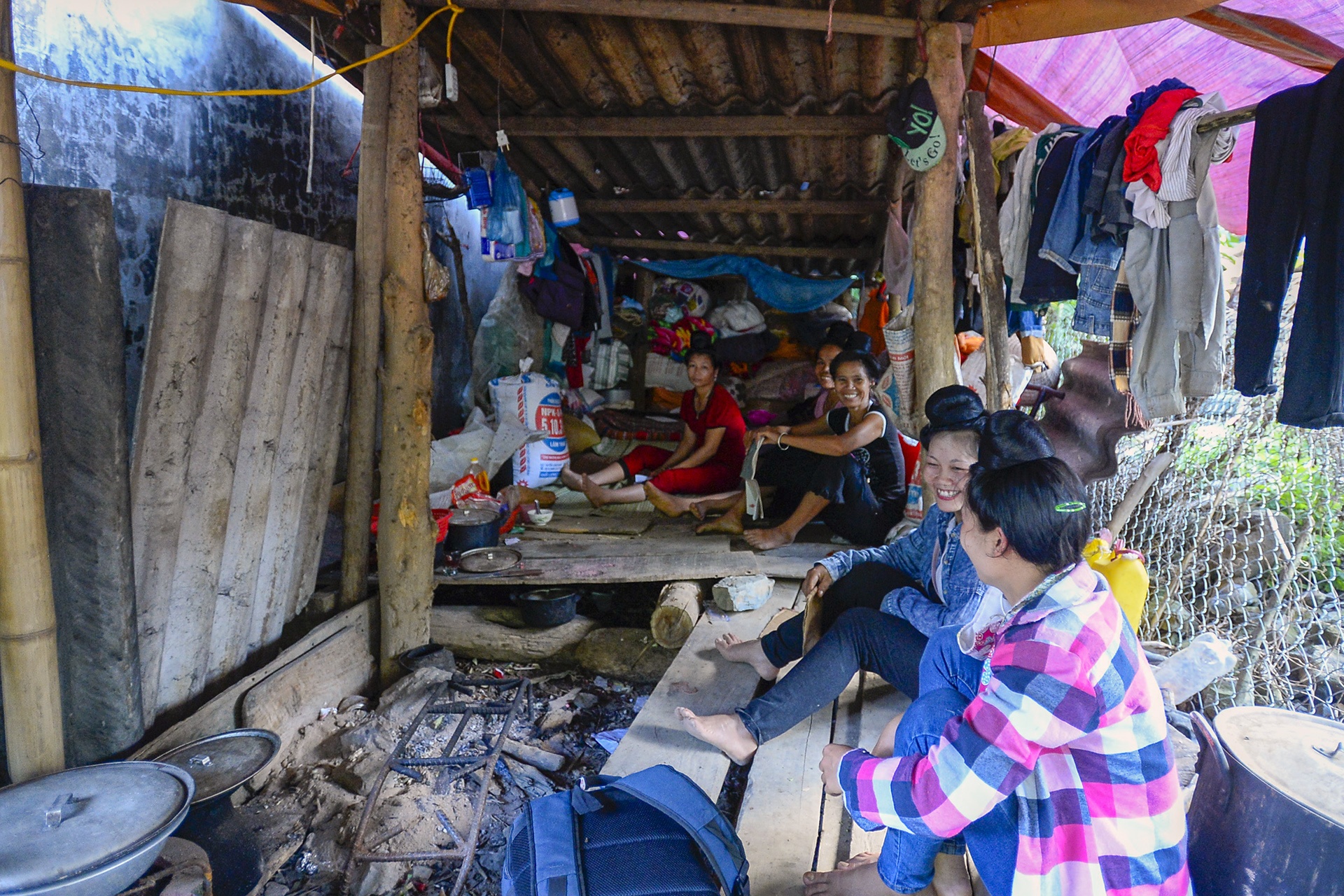 Nam Pam mot thang sau tran lu lich su anh 14