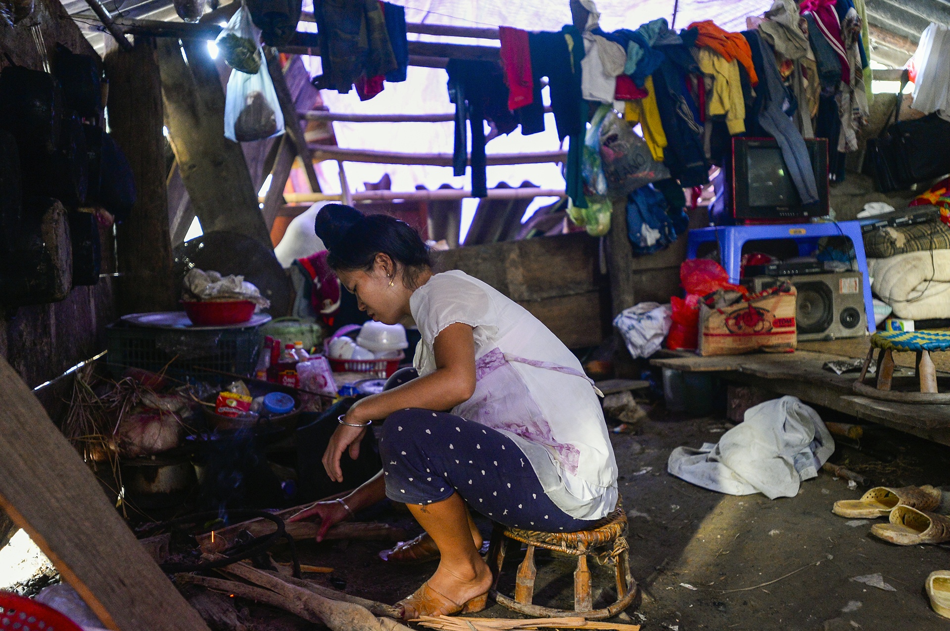 Nam Pam mot thang sau tran lu lich su anh 15