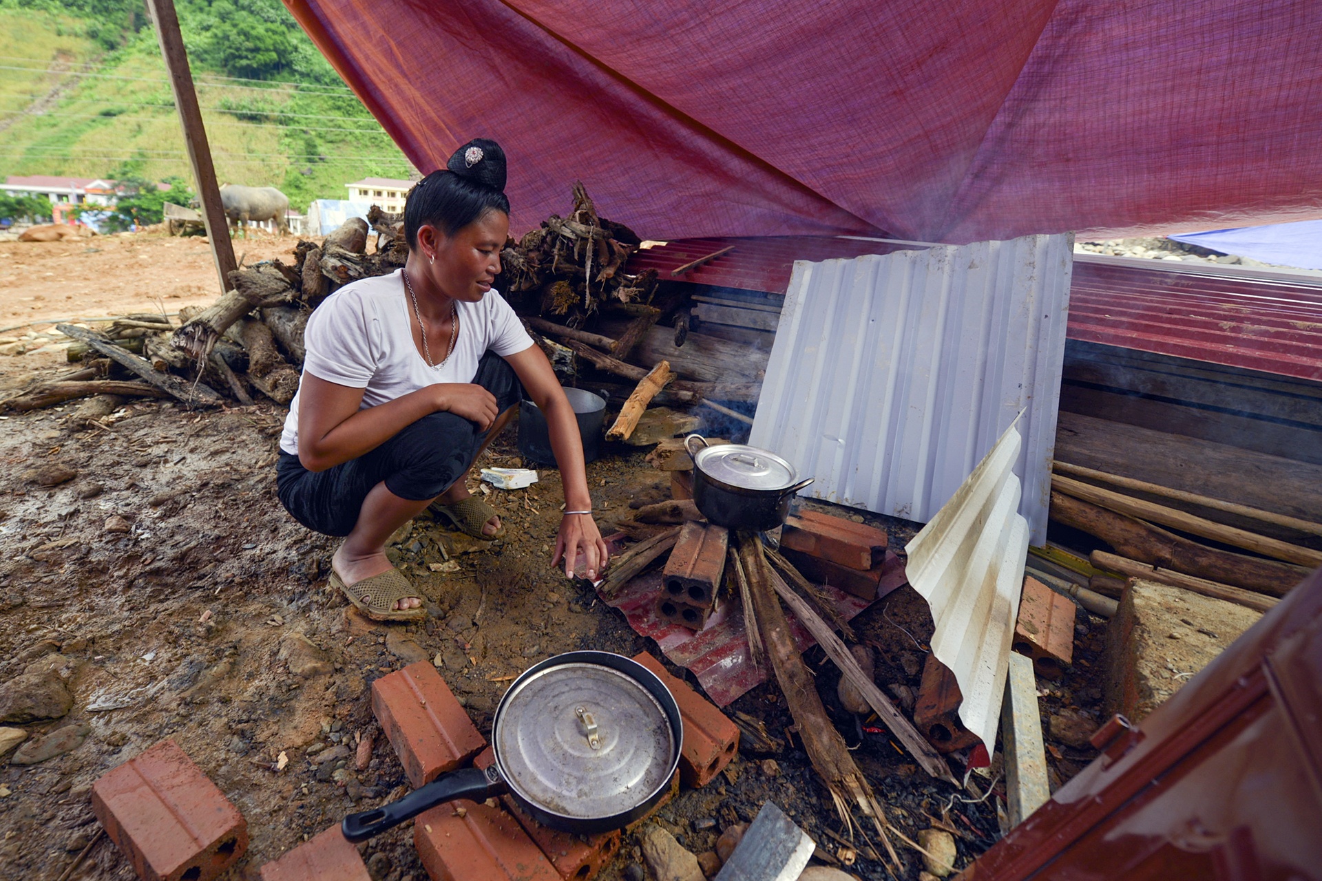 Nam Pam mot thang sau tran lu lich su anh 8