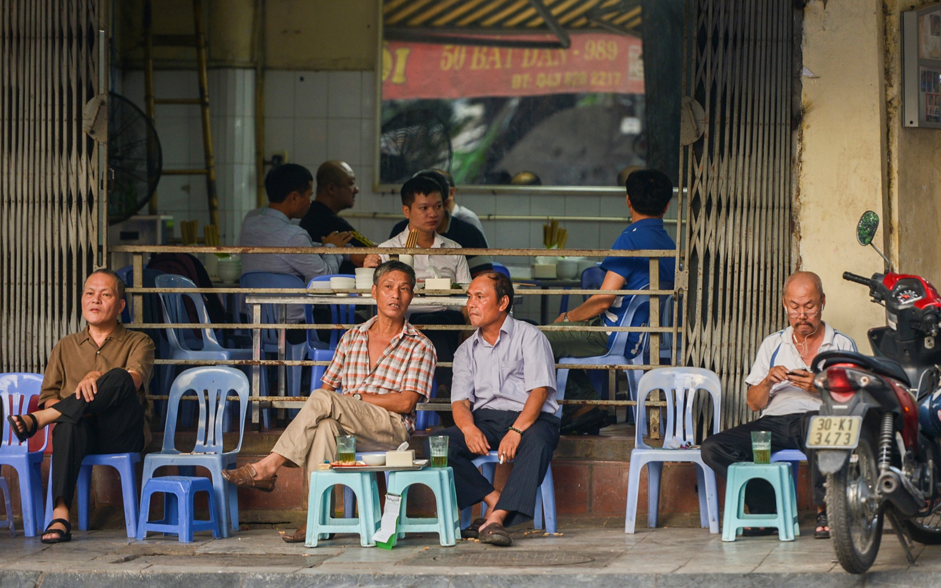 bia hơi vỉa hè Hà thành ảnh 8 bia hoi via he Ha thanh anh 8