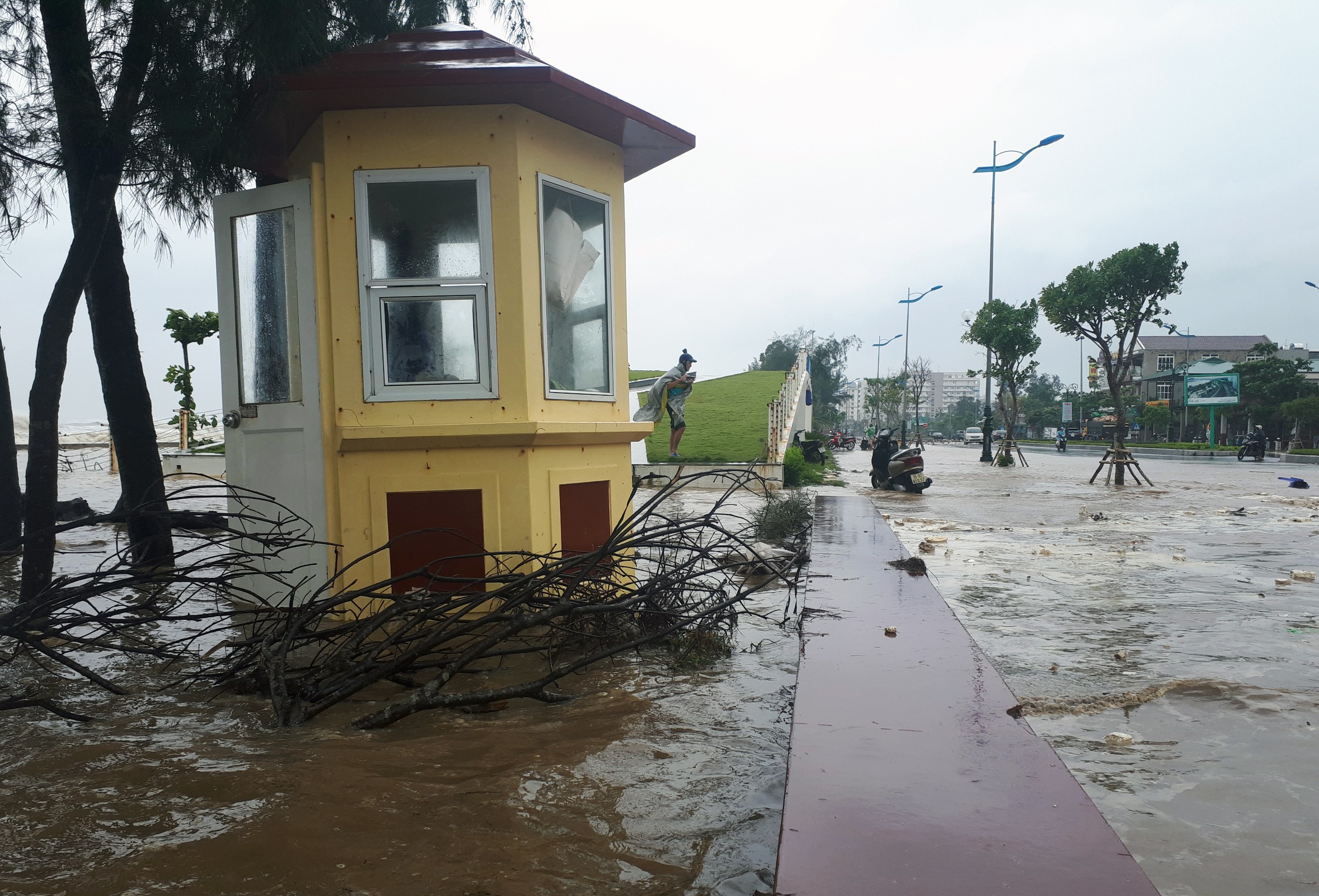 bao so 10 vao mien Trung anh 3