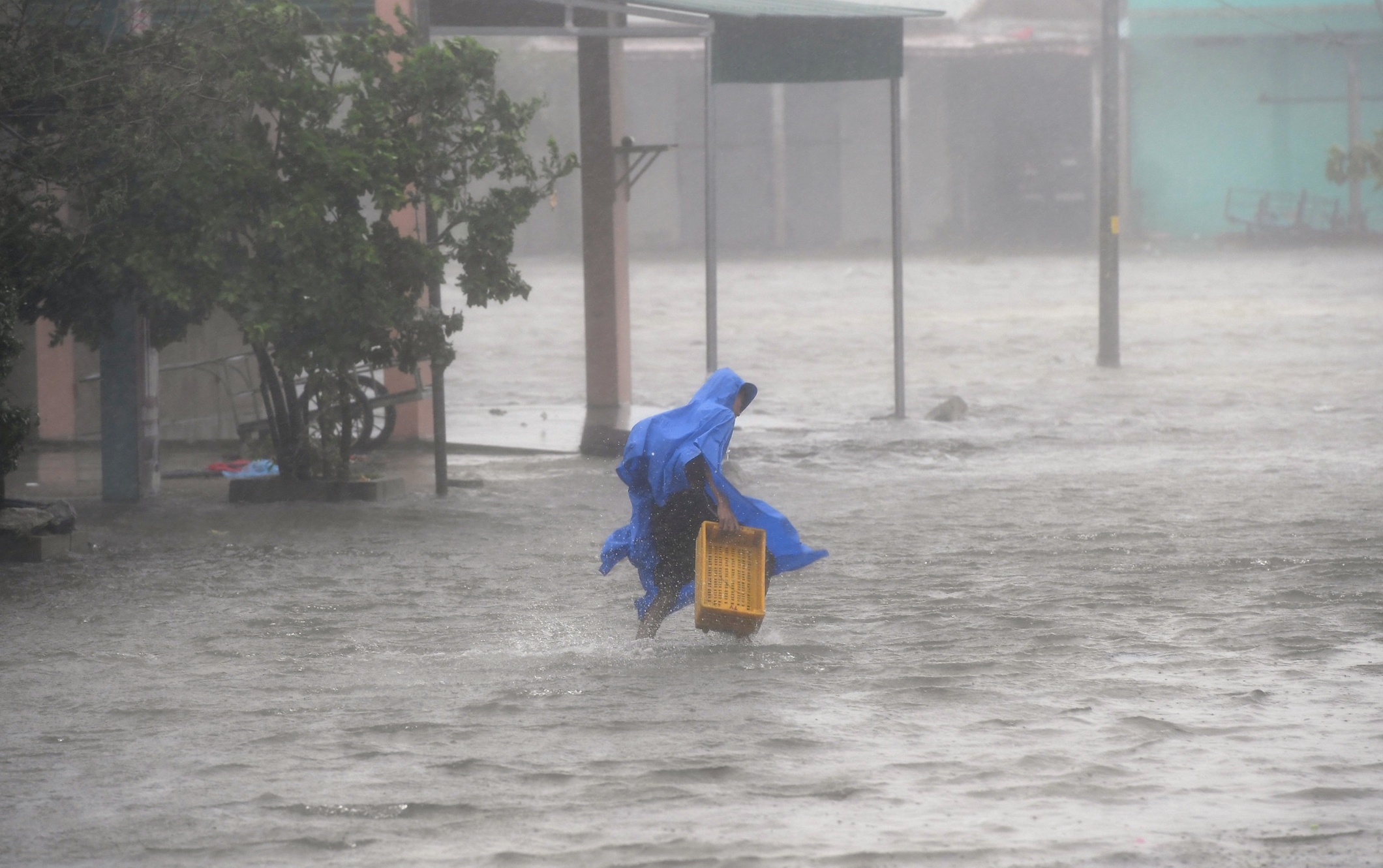 bao so 10 vao mien Trung anh 14