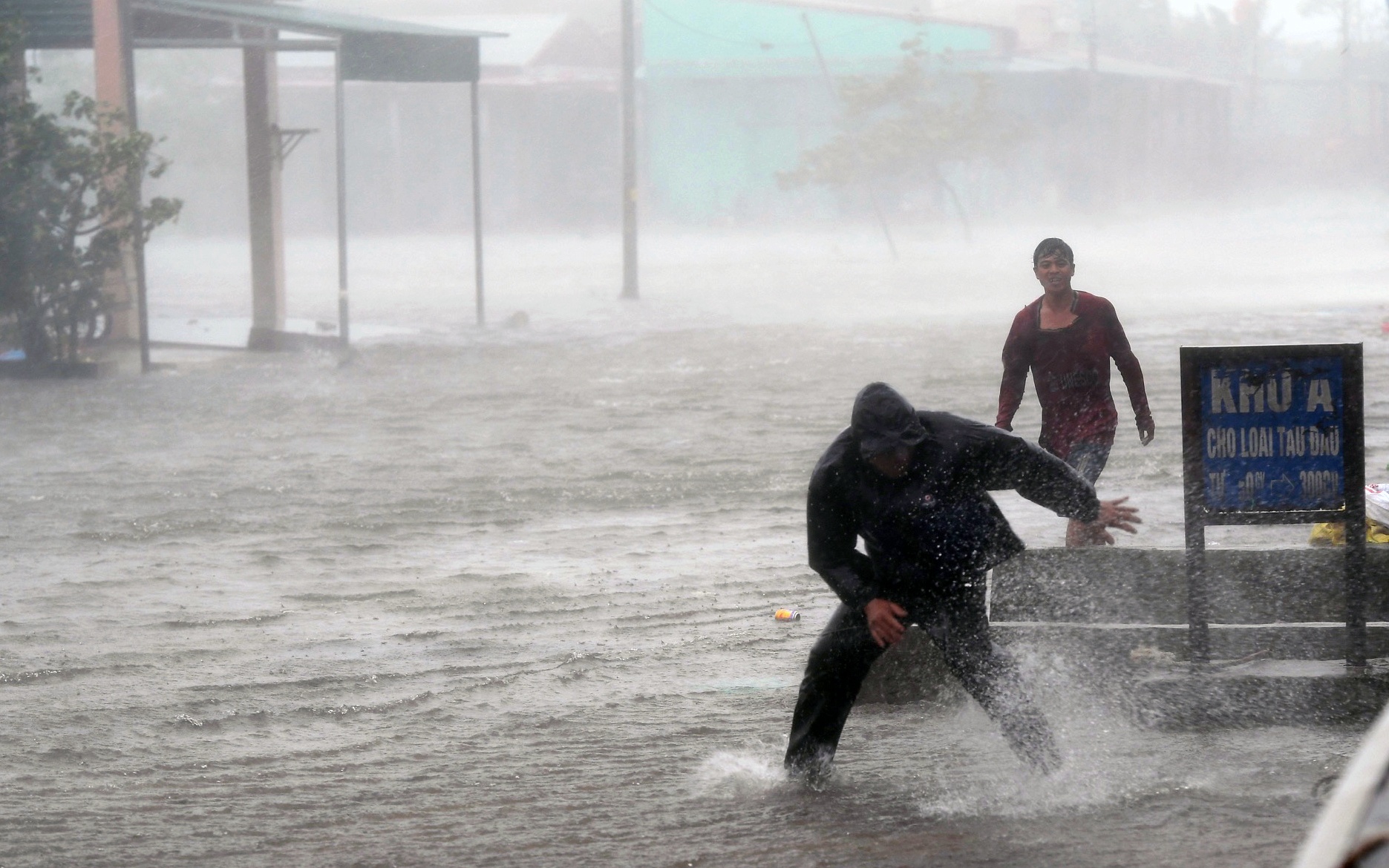 bao so 10 vao mien Trung anh 15