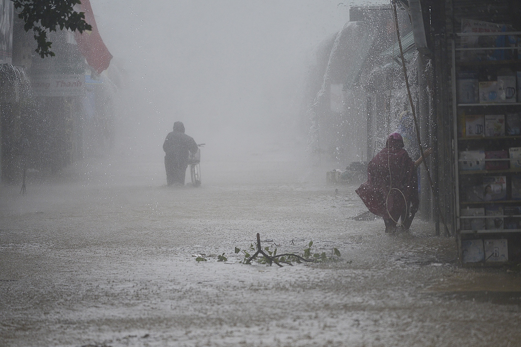 bao so 10 vao mien Trung anh 9