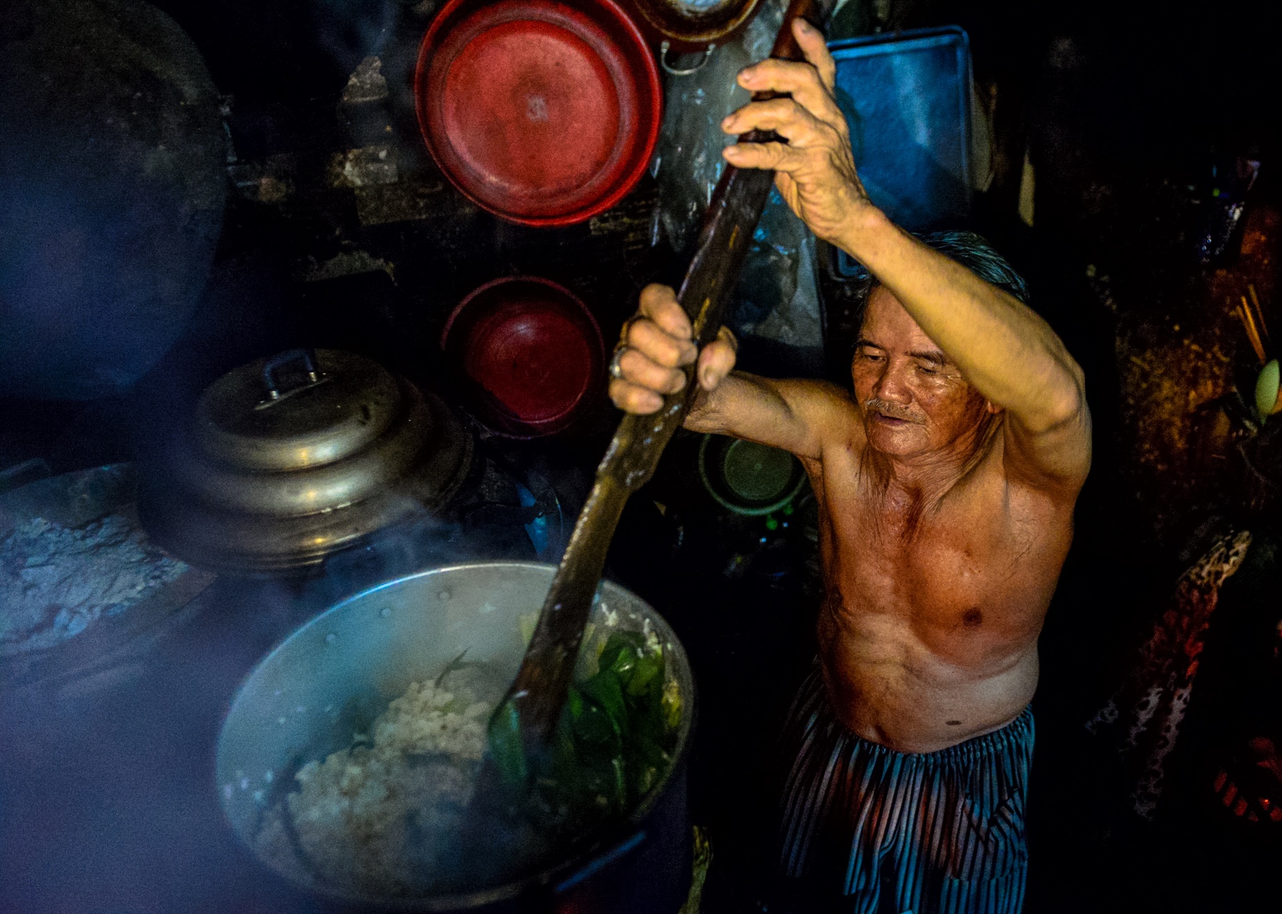 người đàn ông bán xôi nuôi vợ ở Sài Gòn ảnh 1 nguoi dan ong ban xoi nuoi vo o Sai Gon anh 1