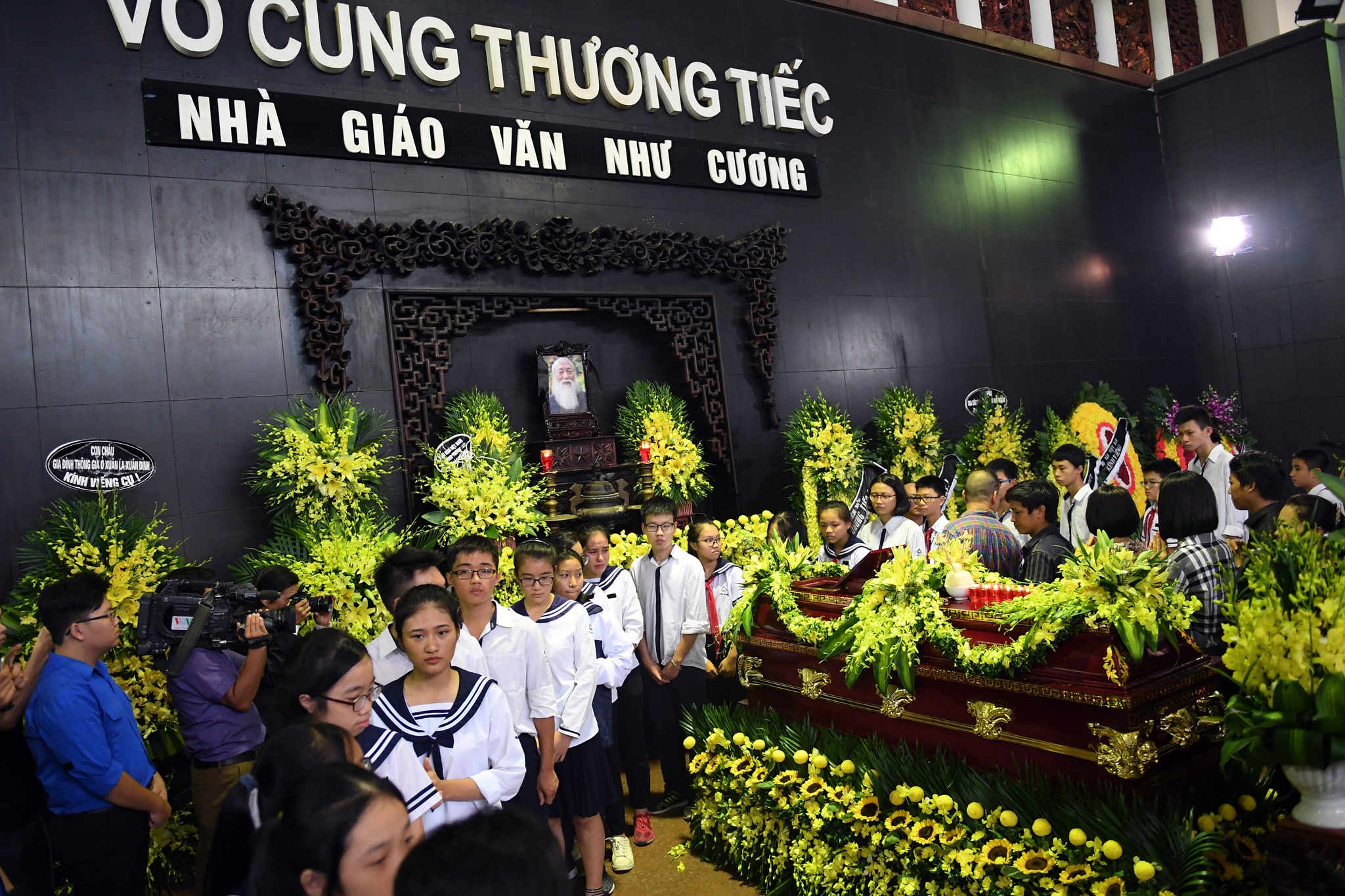 Lễ tang PGS Văn Như Cương ảnh 1 Le tang PGS Van Nhu Cuong anh 1