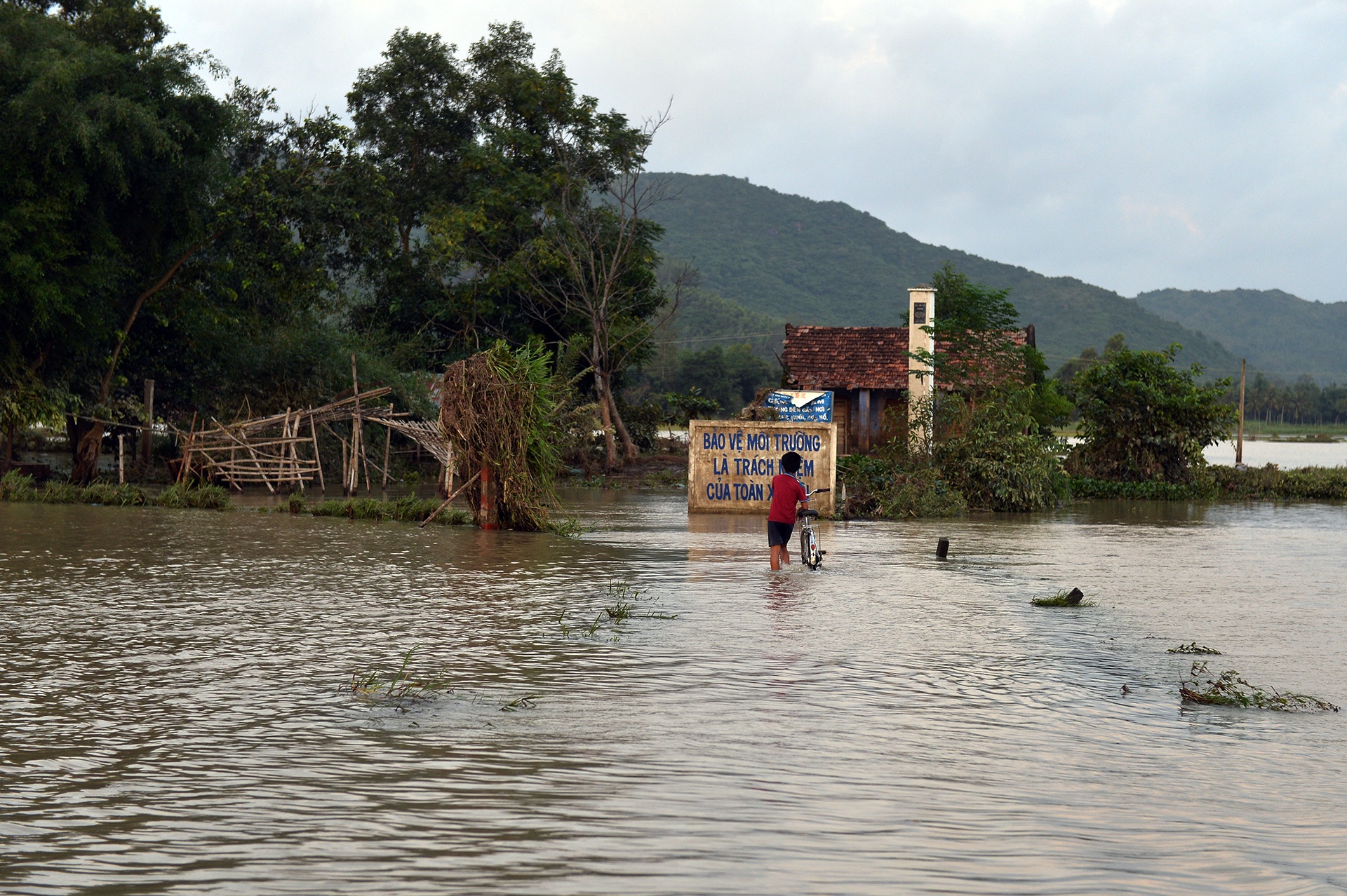 Bao lu o Phu Yen anh 16