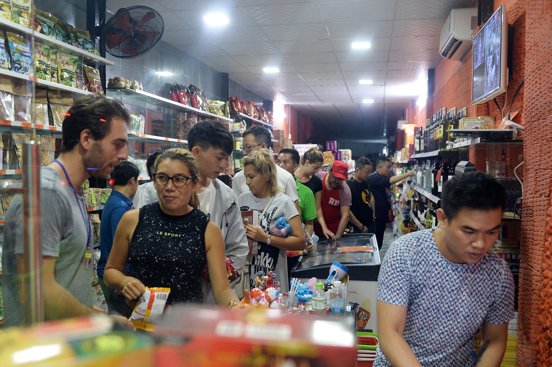 Nha Trang chim trong bong toi anh 18