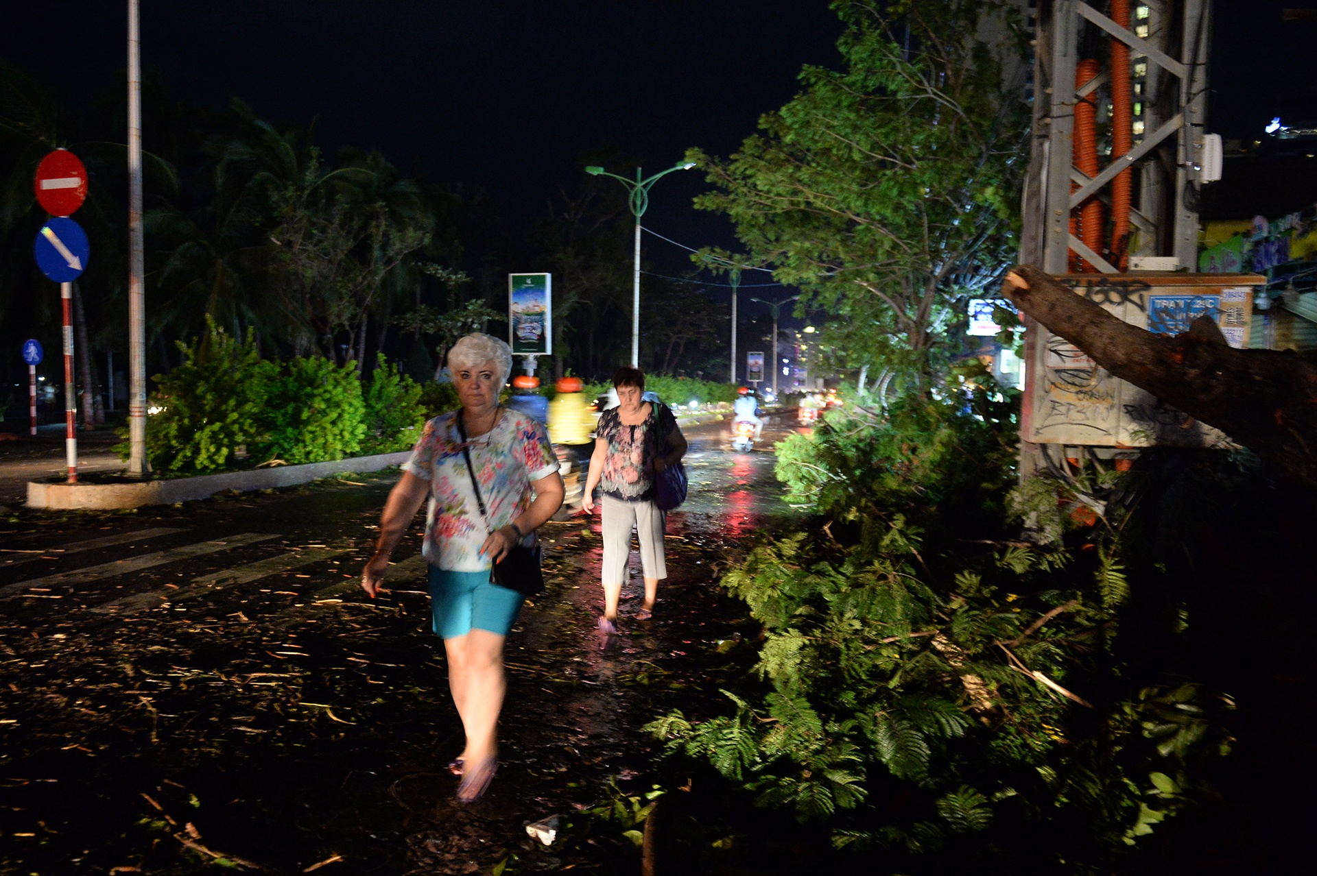 Nha Trang chim trong bong toi anh 9