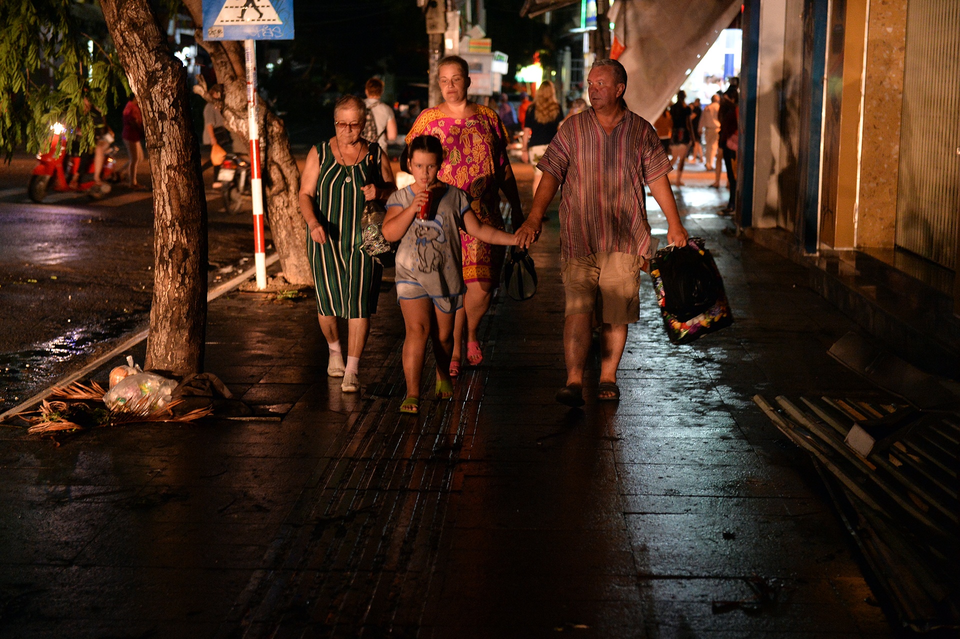 Nha Trang chim trong bong toi anh 15