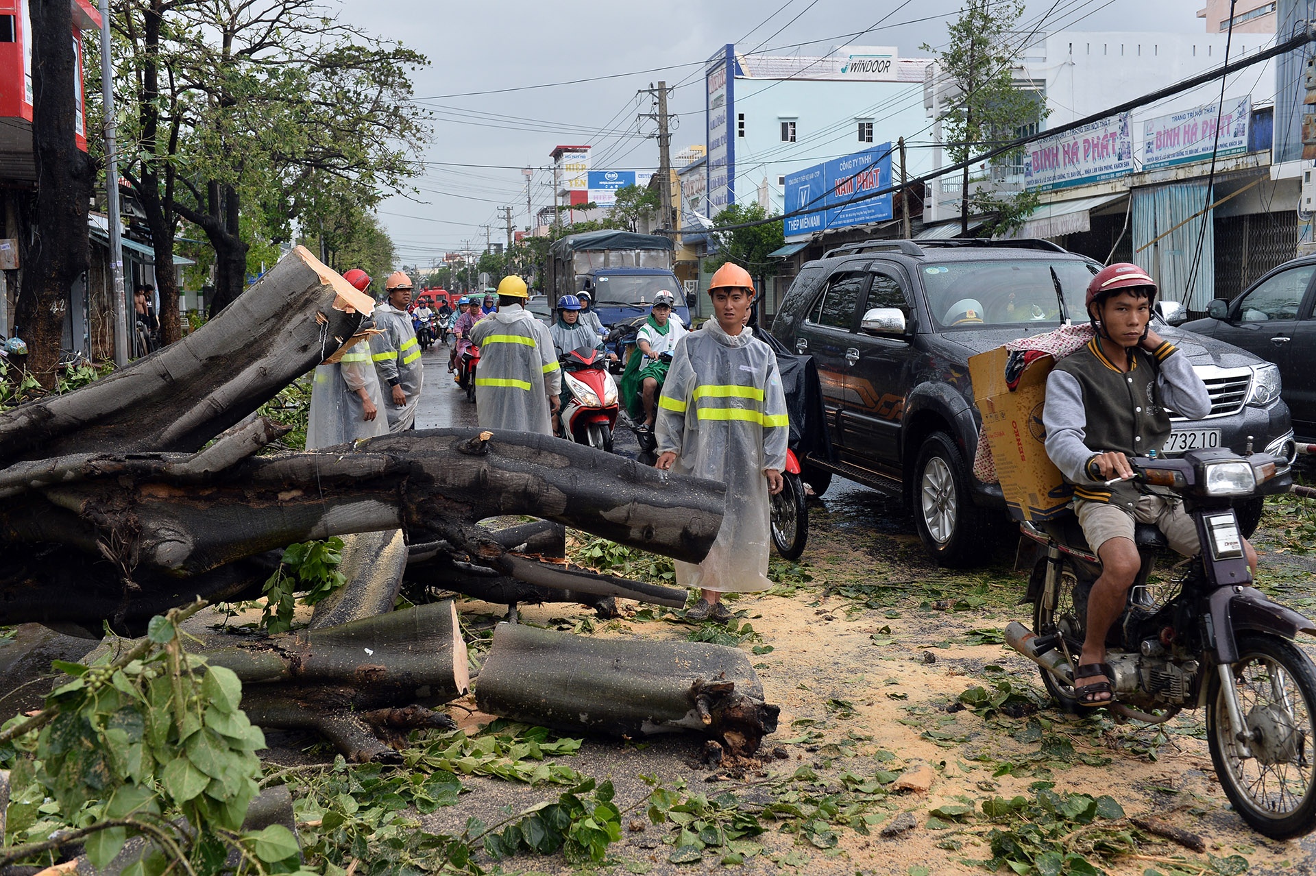 Nha Trang ngon ngang sau bao anh 16
