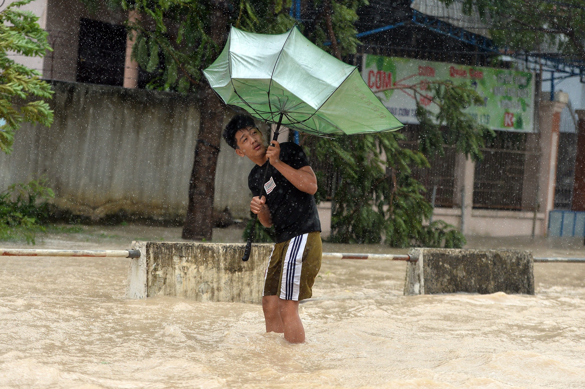 bao Damrey gay thiet hai lich su o Nha Trang anh 1